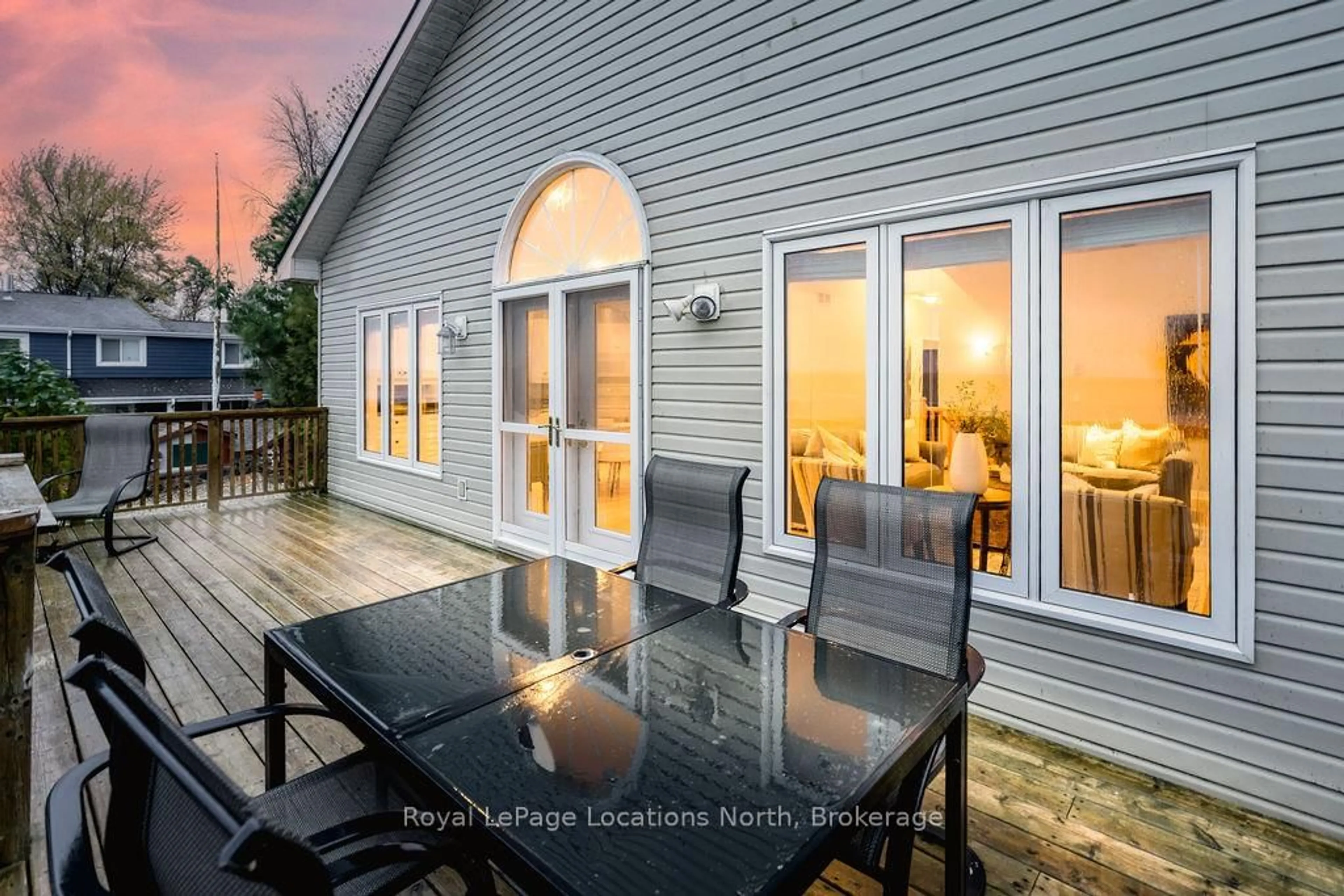 Patio, water/lake/river/ocean view for 46 William Ave, Wasaga Beach Ontario L9Z 2X3