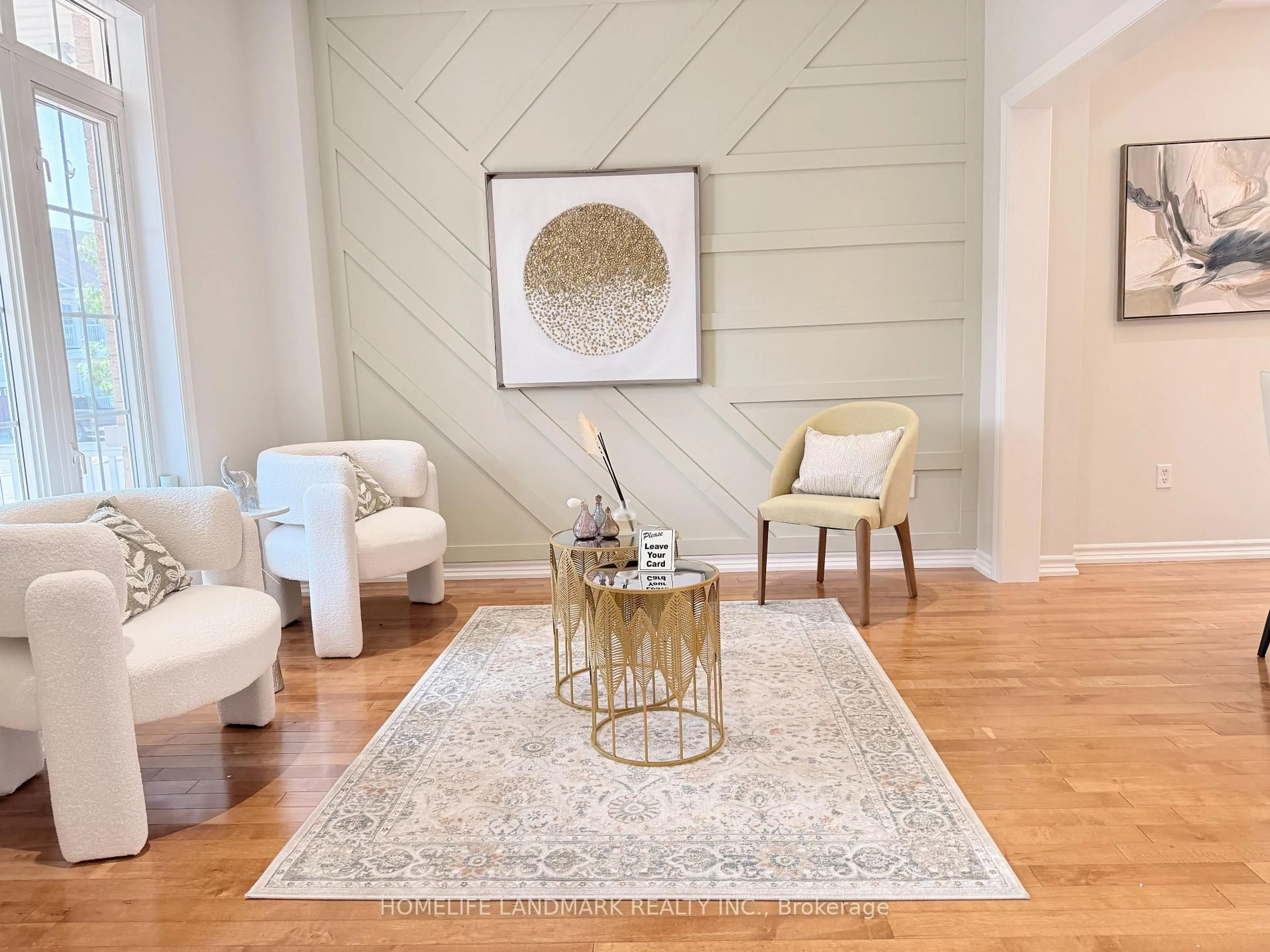 Unknown for 18 The Queensway, Barrie Ontario L4M 7H6