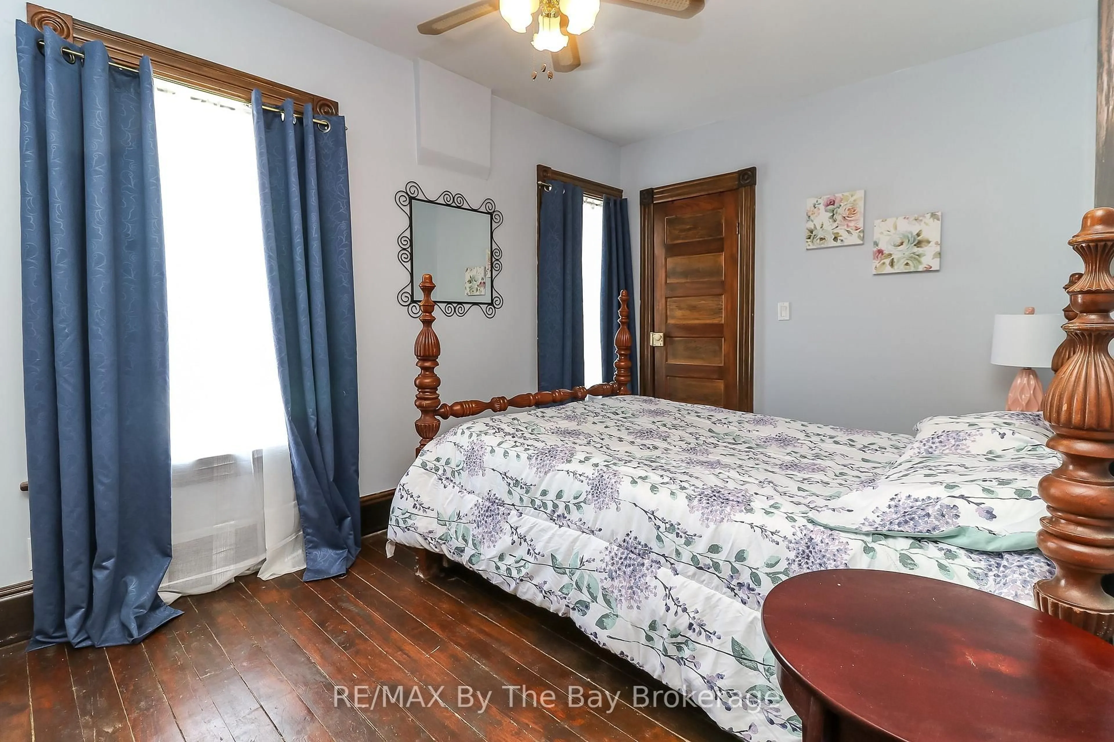 Bedroom with bed, unknown for 2553 County 42 Rd, Clearview Ontario L0M 1S0