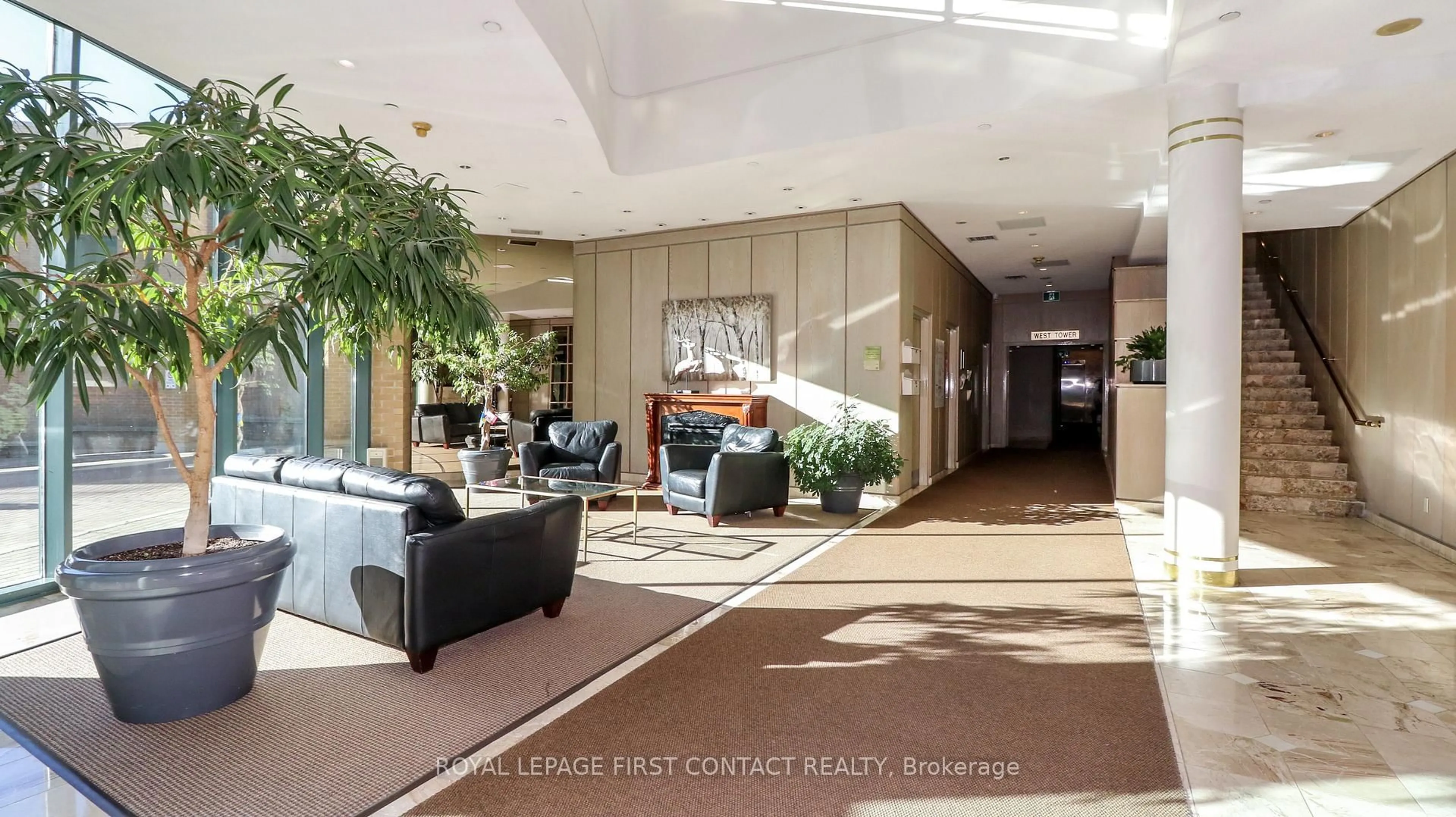 Lobby for 150 Dunlop St #811, Barrie Ontario L4M 6H1