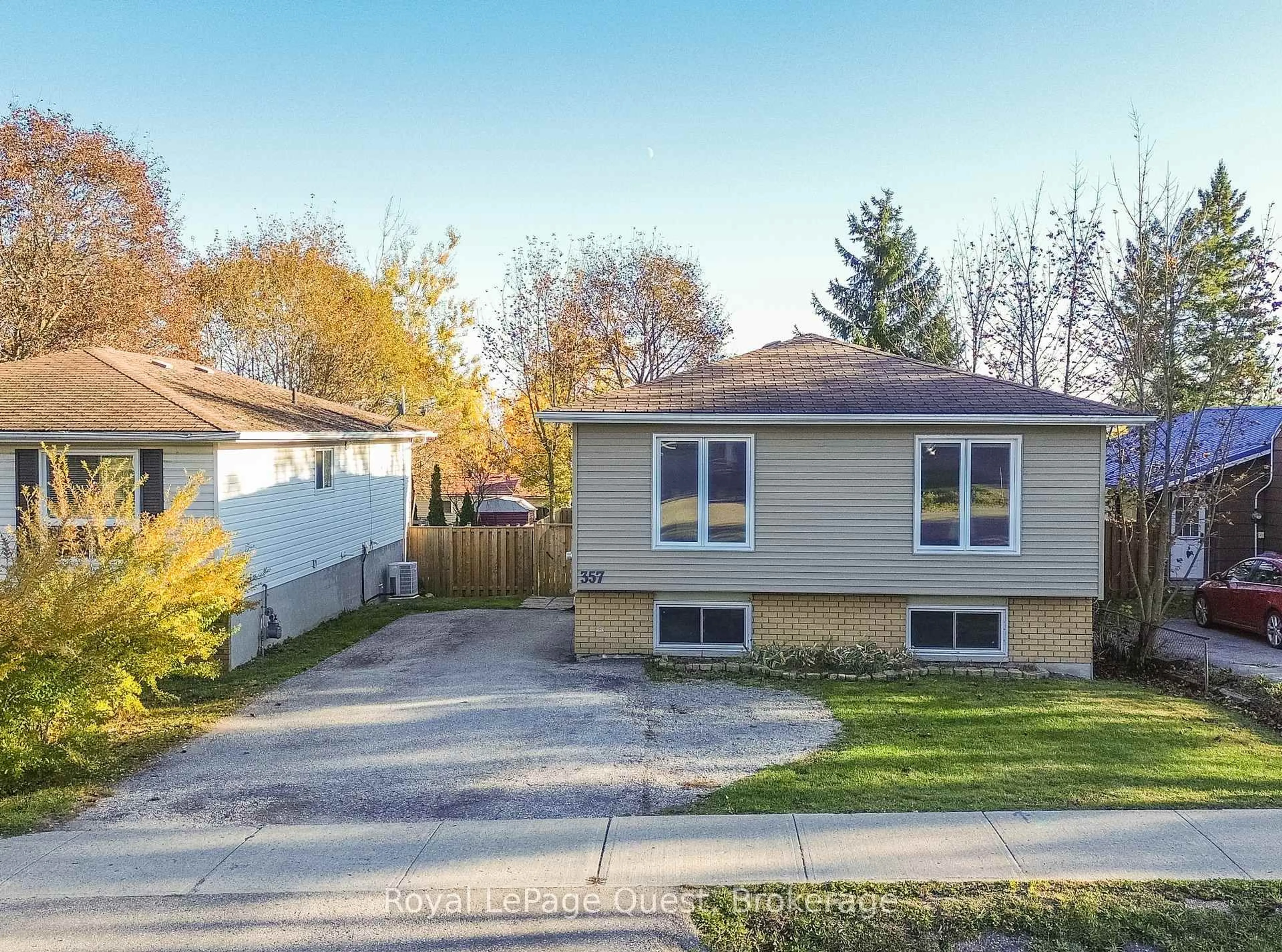 A pic from outside/outdoor area/front of a property/back of a property/a pic from drone, street for 357 Barrie Rd, Orillia Ontario L3V 2S1