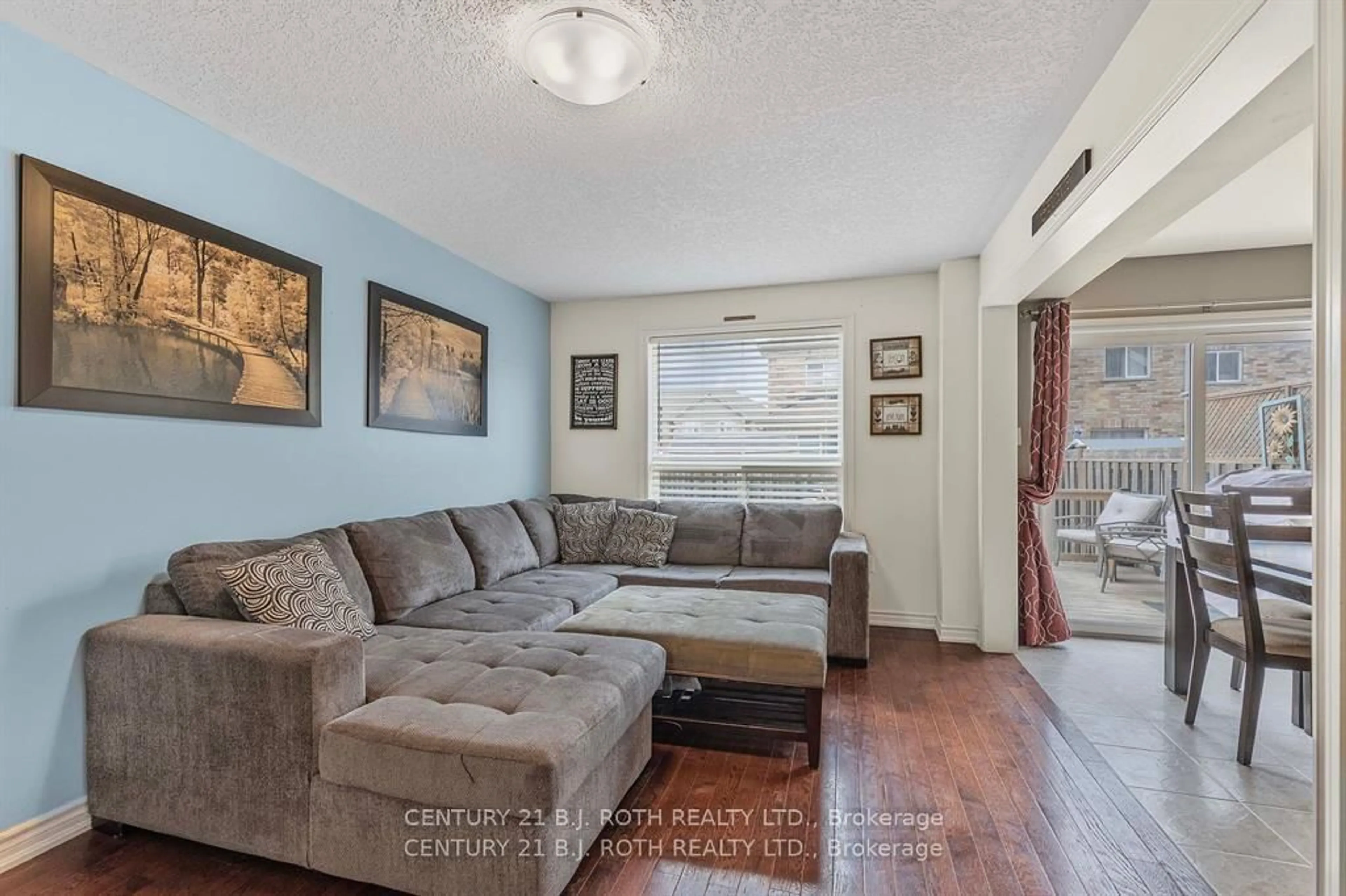 Living room with furniture, unknown for 24 Southwoods Cres #88, Barrie Ontario L4N 9P8