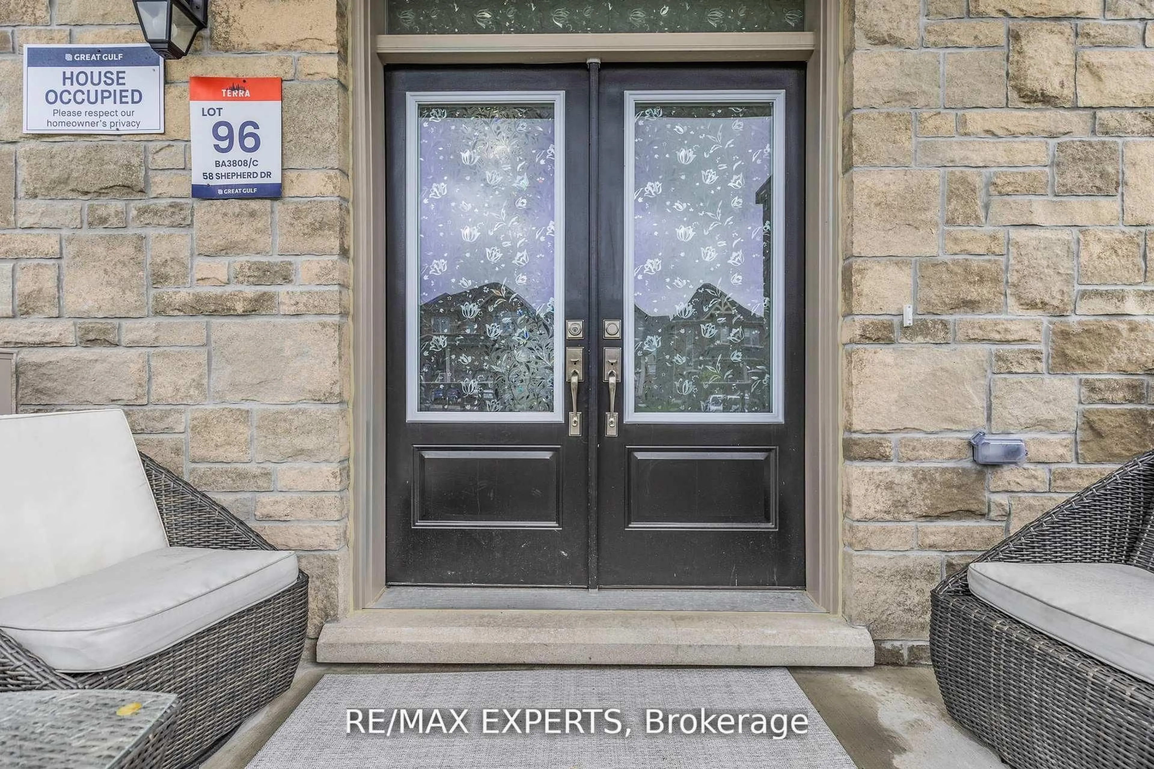 Indoor entryway for 58 Shepherd Dr, Barrie Ontario L9J 0P3