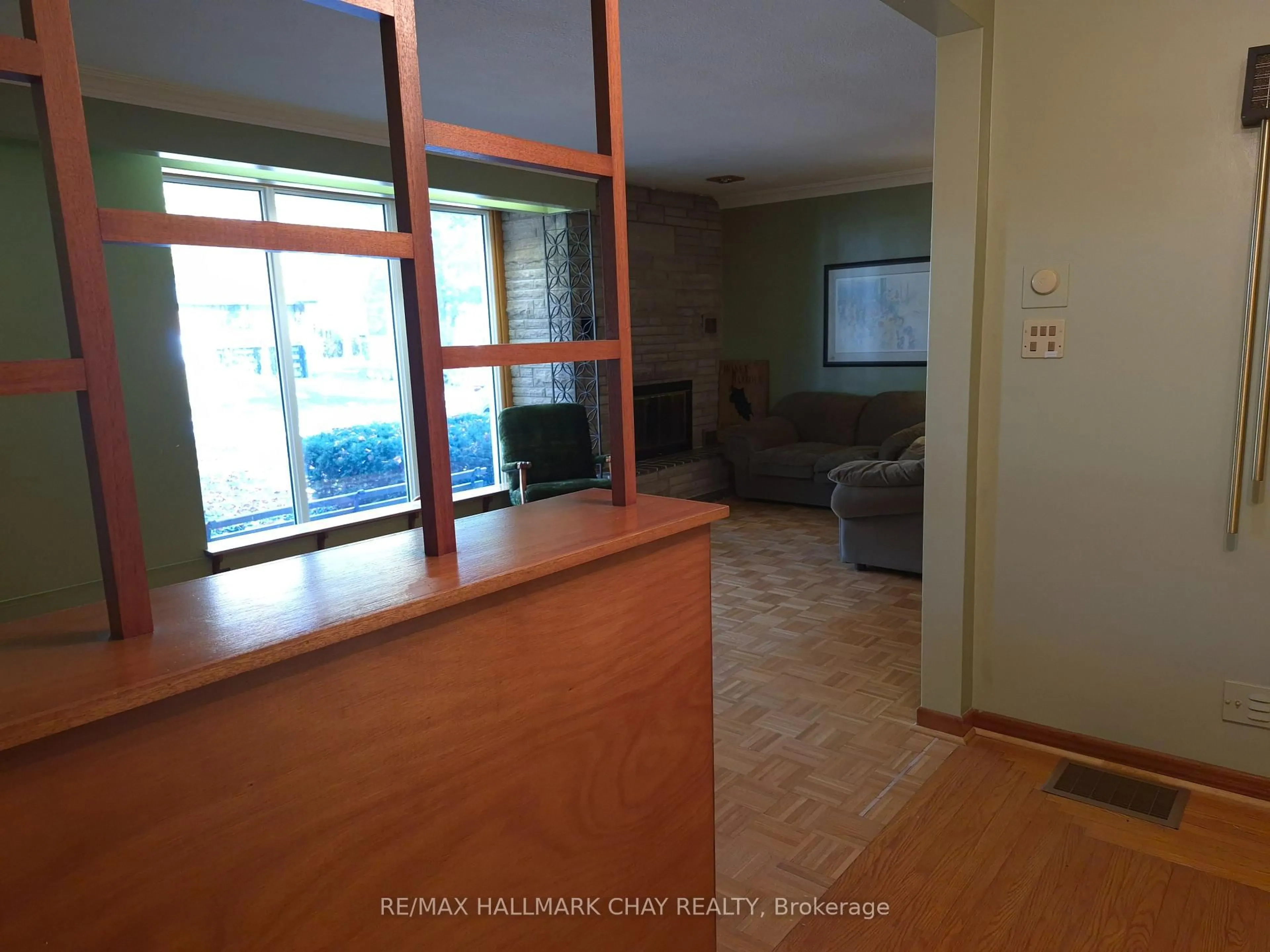 Unknown for 1005 Ingram Cres, Midland Ontario L4R 4E9