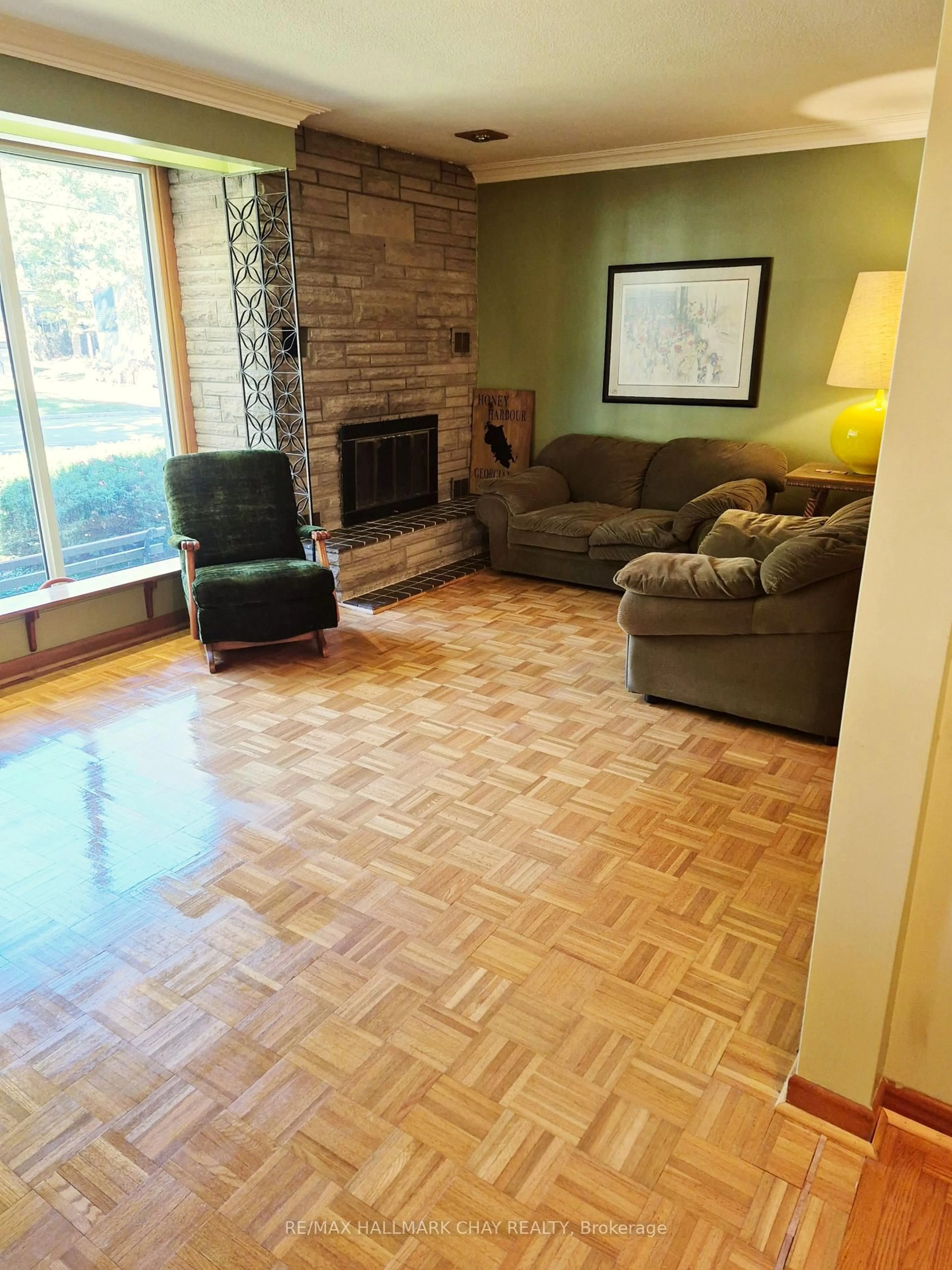 Living room with furniture, unknown for 1005 Ingram Cres, Midland Ontario L4R 4E9