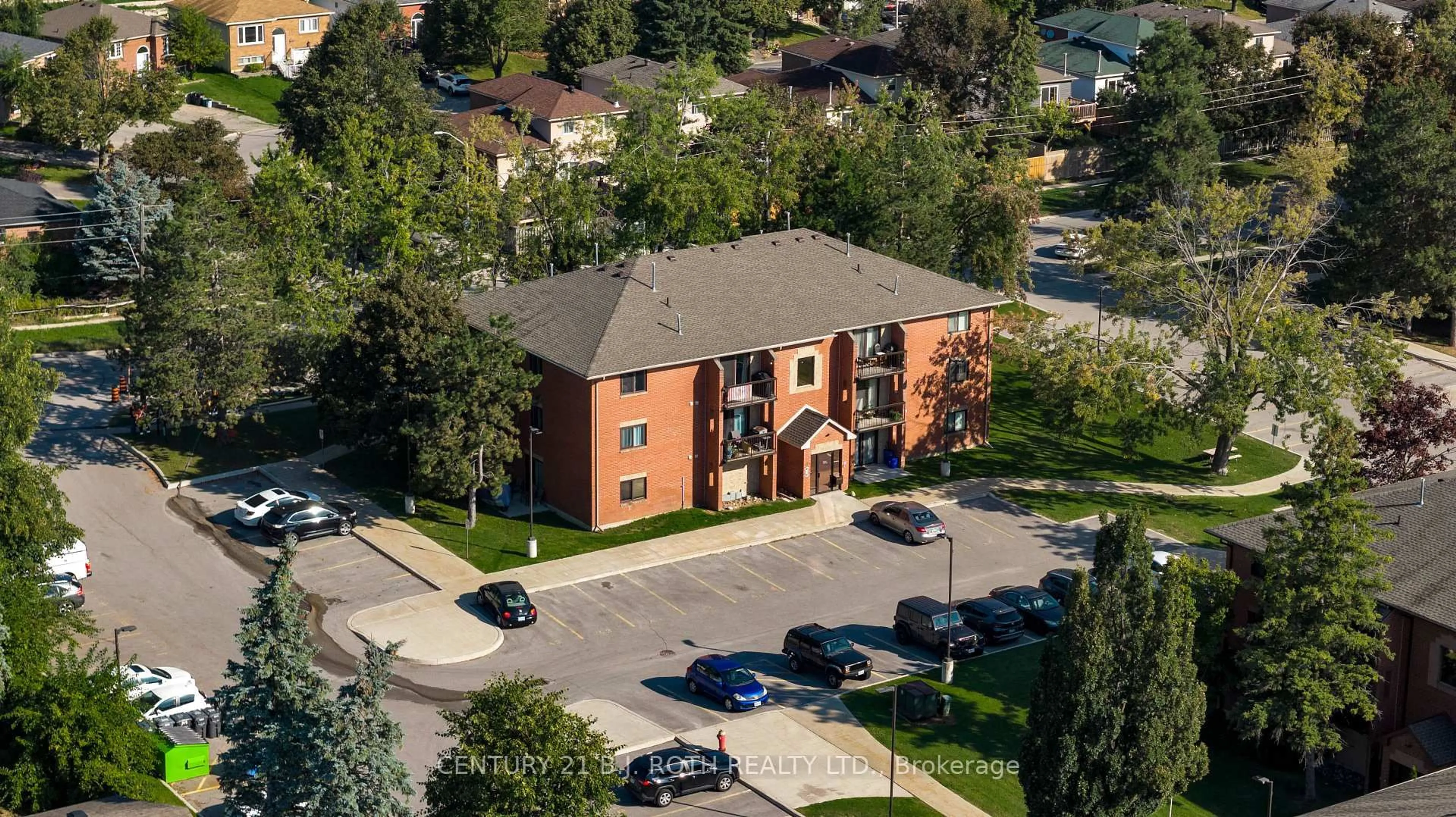 A pic from outside/outdoor area/front of a property/back of a property/a pic from drone, unknown for 175 Edgehill Dr #A9, Barrie Ontario L4N 1L9