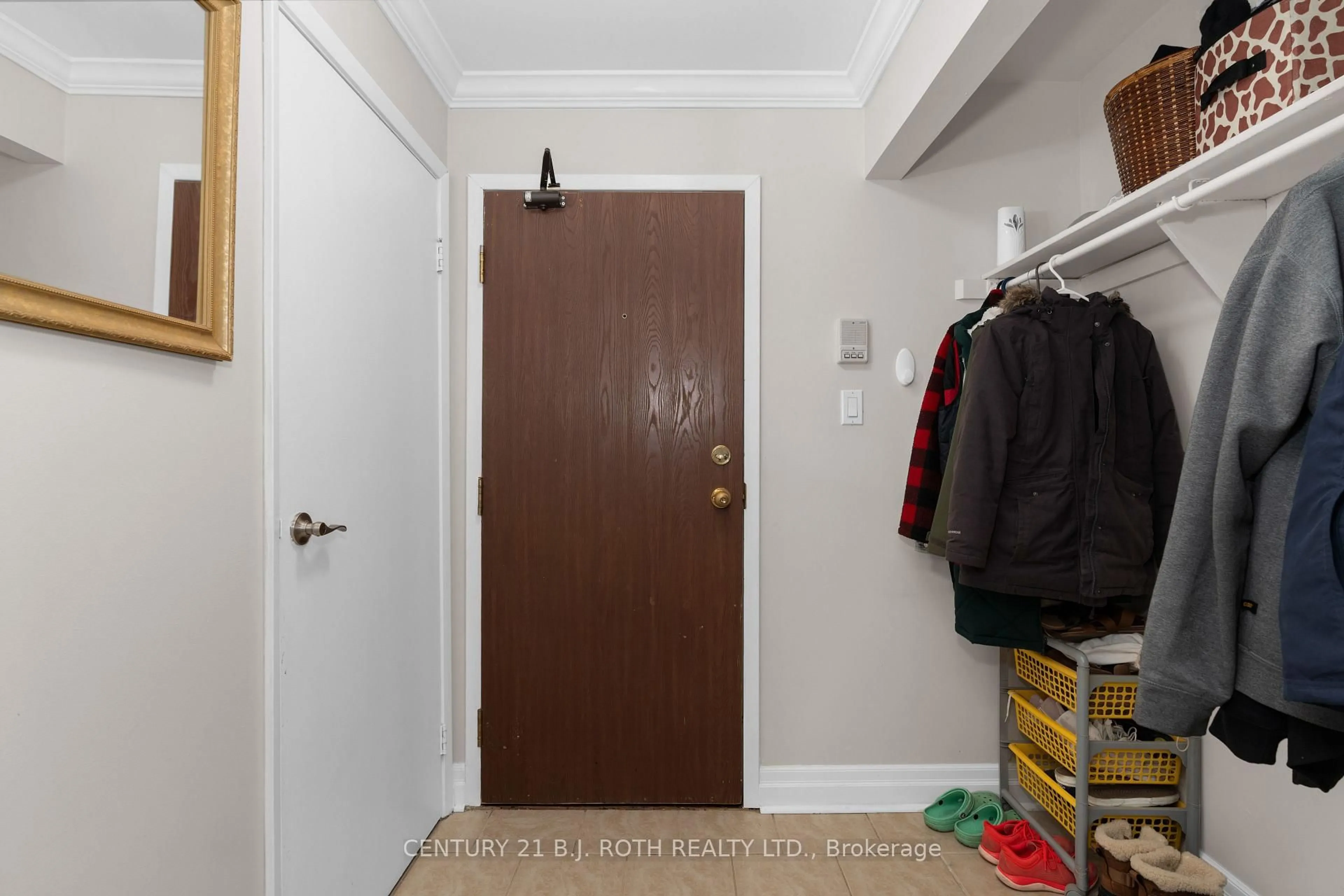 Indoor entryway for 175 Edgehill Dr #A9, Barrie Ontario L4N 1L9