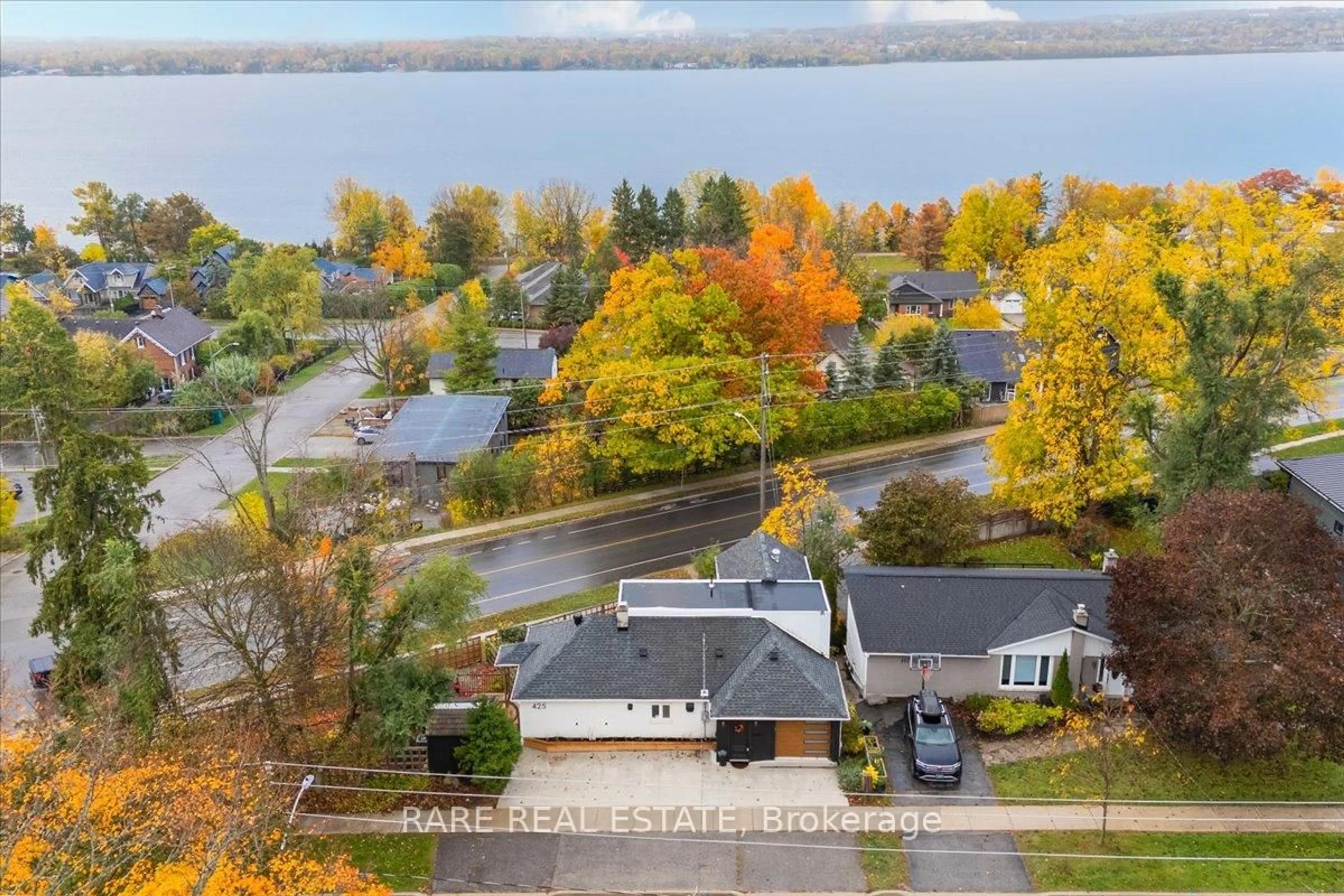 A pic from outside/outdoor area/front of a property/back of a property/a pic from drone, water/lake/river/ocean view for 425 Codrington St, Barrie Ontario L4M 1S9