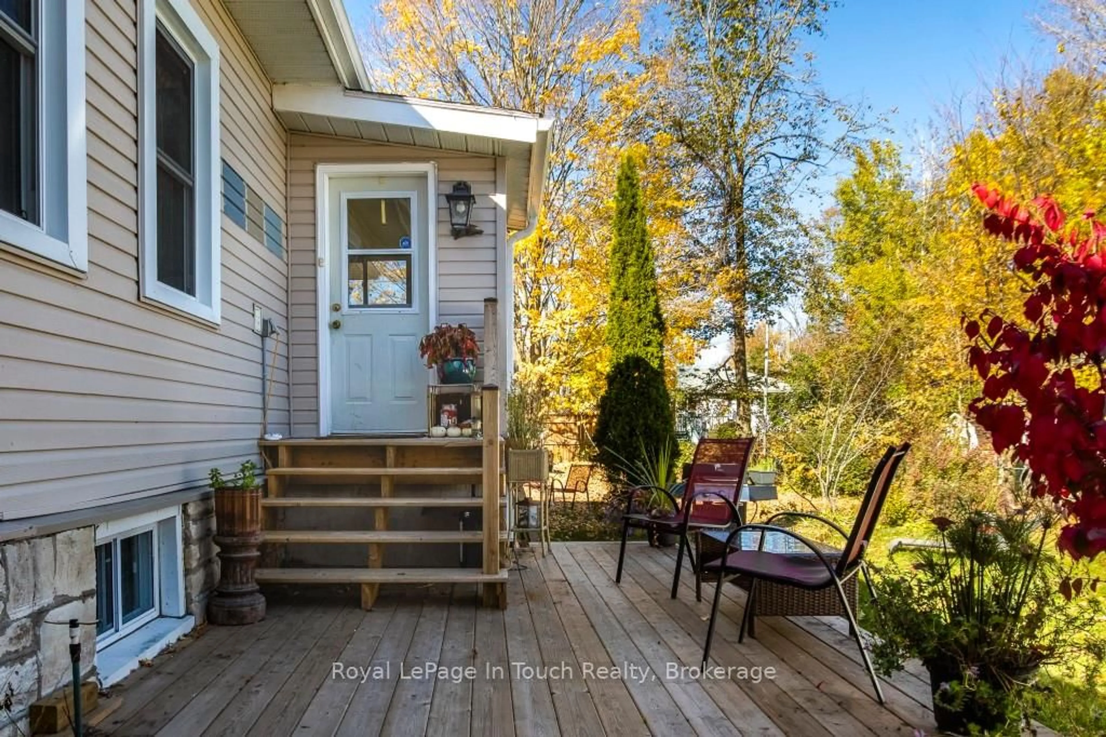 Patio, water/lake/river/ocean view for 450 Assiniboia St, Tay Ontario L0K 1R0