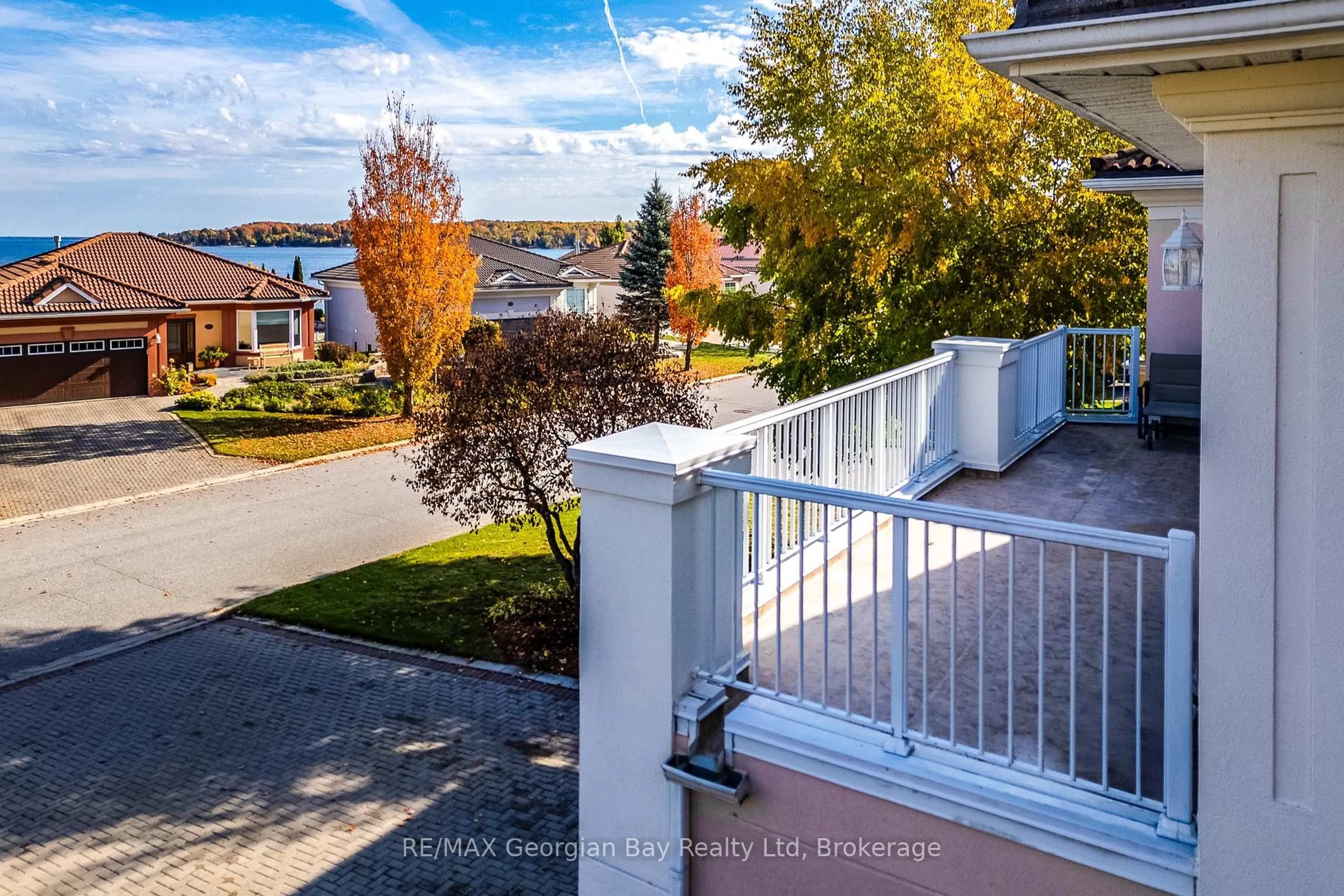 A pic from outside/outdoor area/front of a property/back of a property/a pic from drone, water/lake/river/ocean view for 426 Aberdeen Blvd, Midland Ontario L4R 5L8