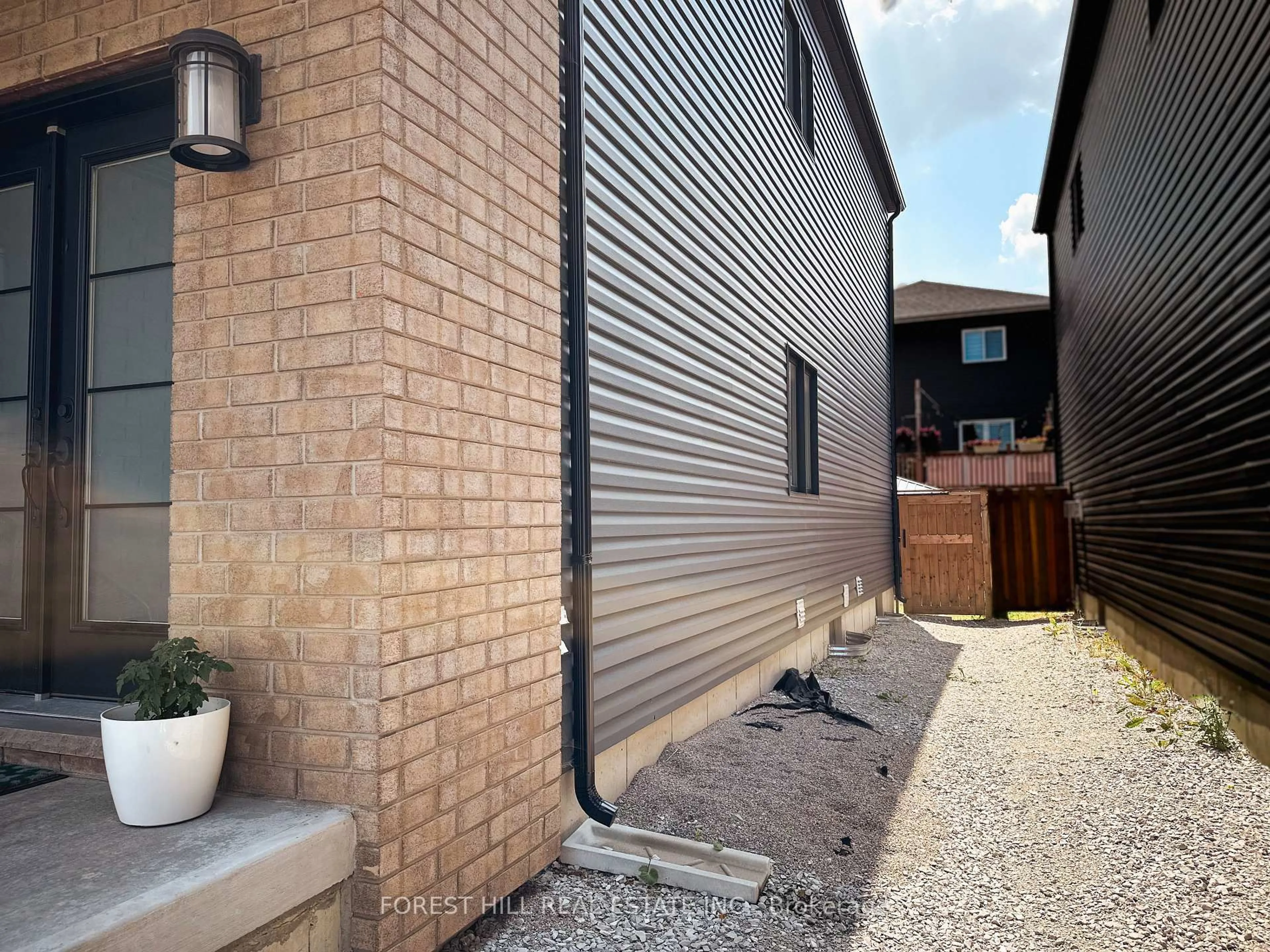 Home with brick exterior material, street for 64 Mabern St, Barrie Ontario L9J 0J2