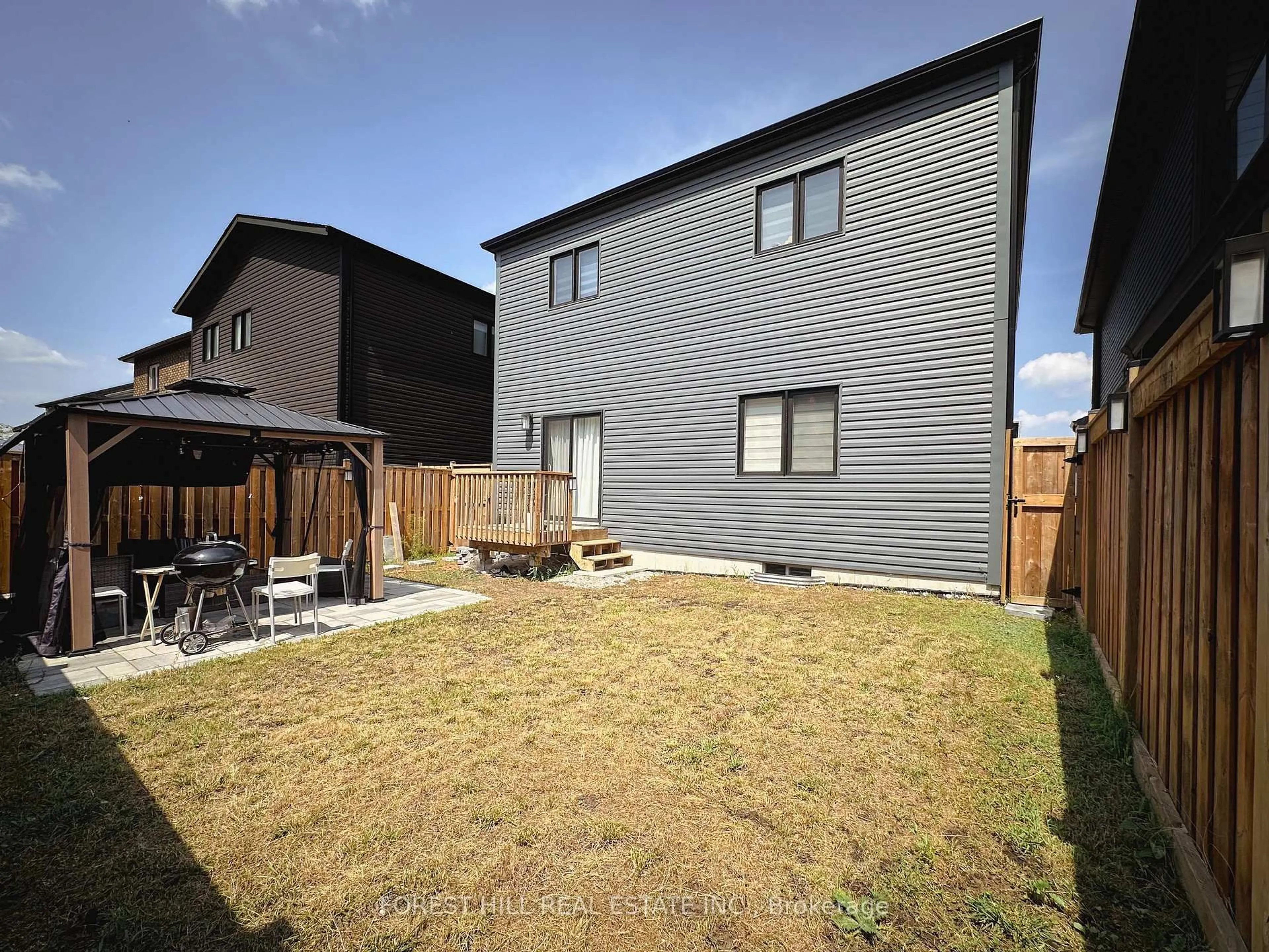 Patio, street for 64 Mabern St, Barrie Ontario L9J 0J2