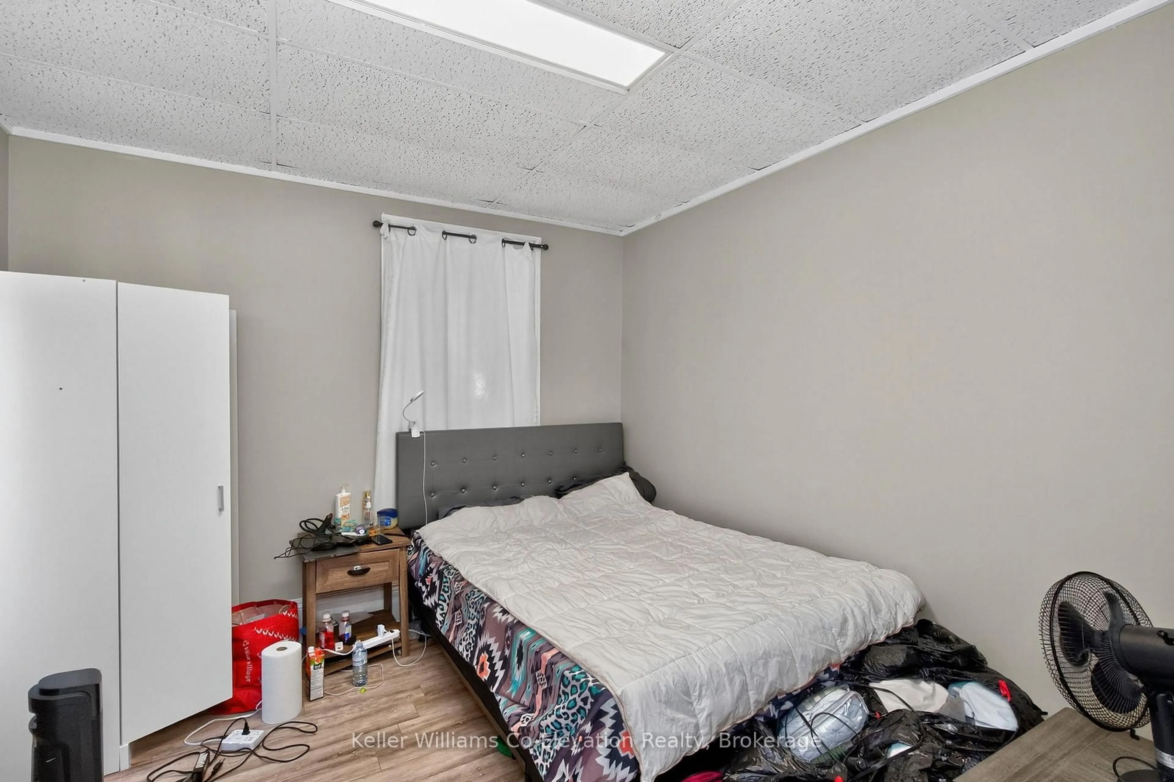 A pic of a room for 224 4th St, Midland Ontario L4R 3T5