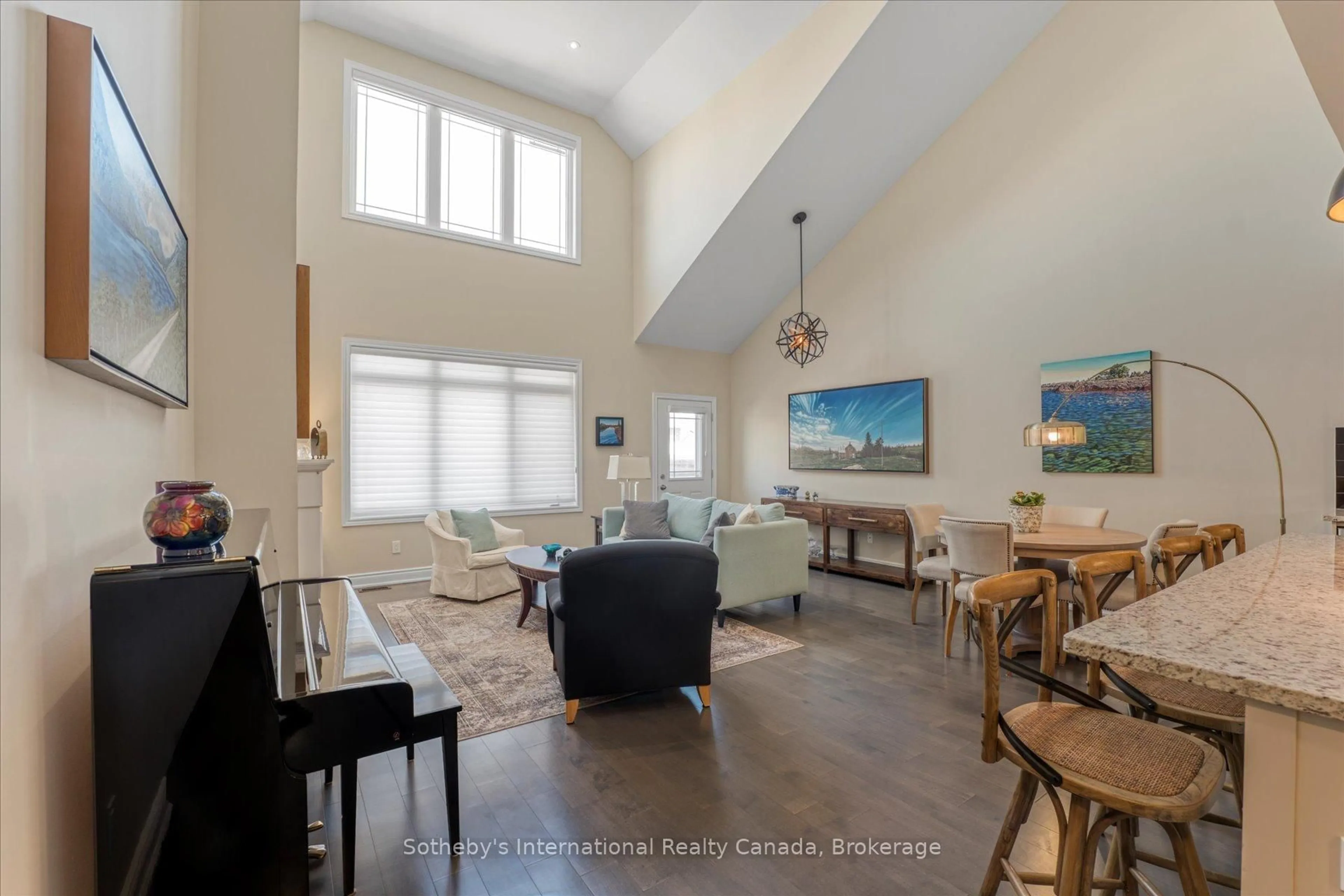 Living room with furniture, unknown for 4 Emerson Mews, Collingwood Ontario L9Y 2X4