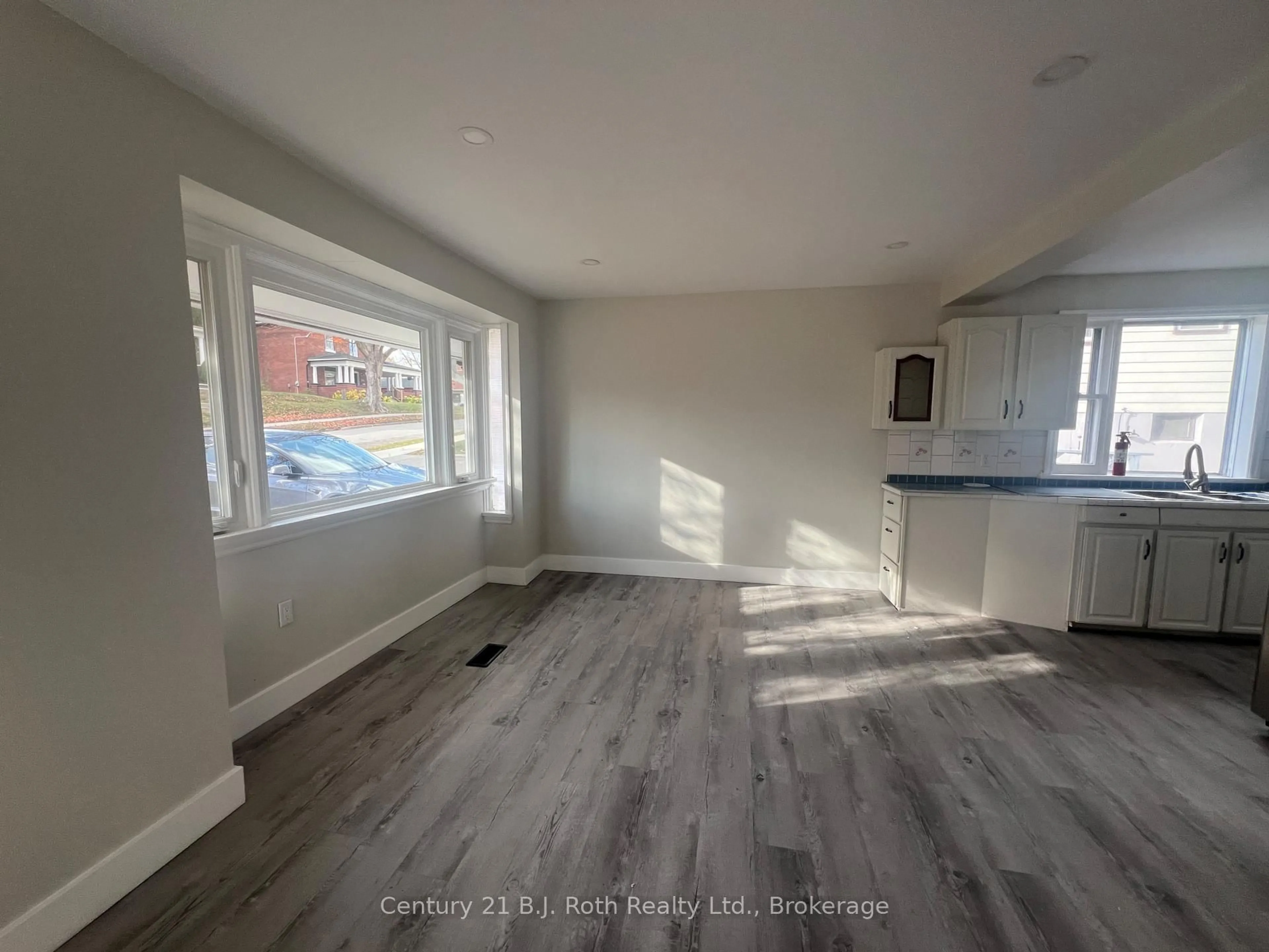 A pic of a room for 309 Manly St, Midland Ontario L4R 3C7