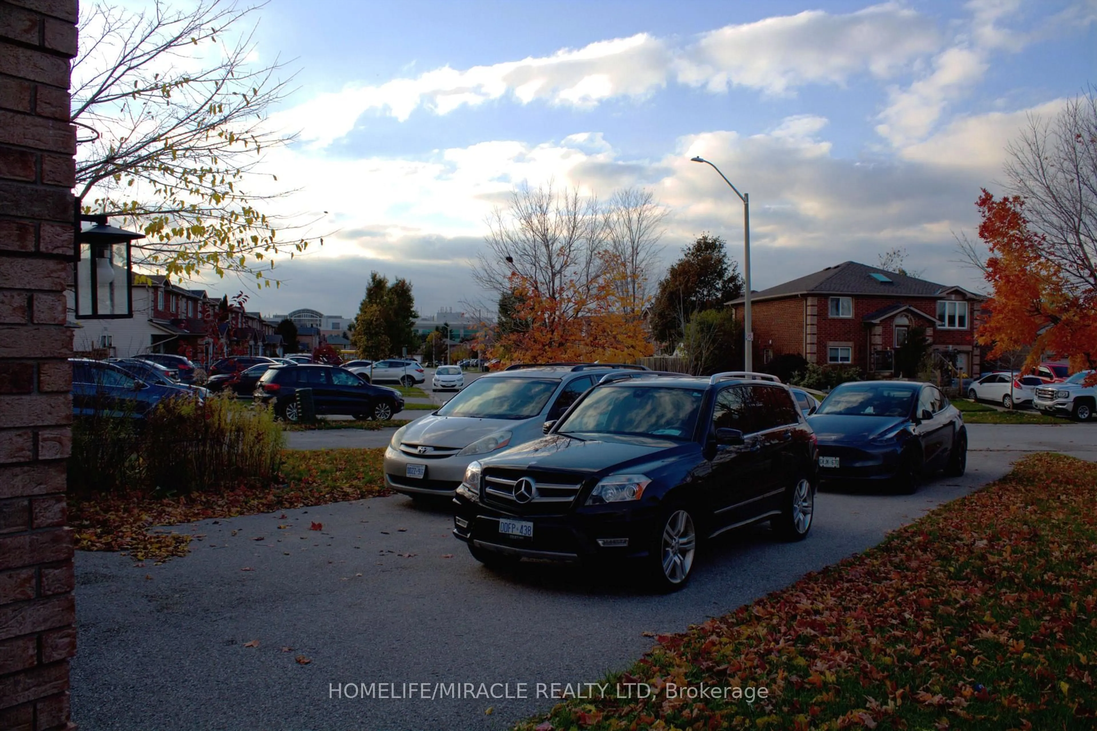 Parking for 38 Dunsmore Lane, Barrie Ontario L4M 7A1