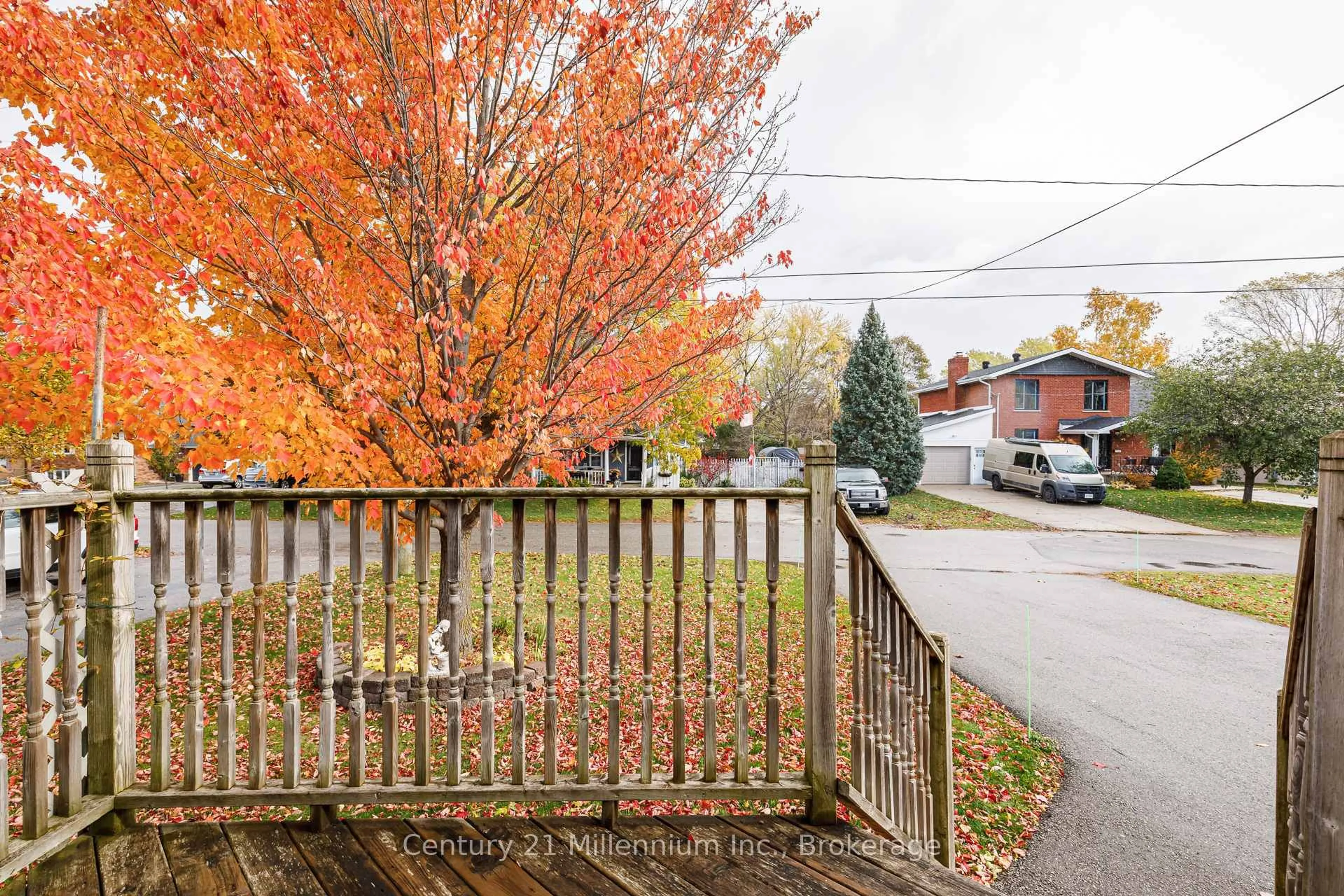 Patio, street for 68 Alice St, Collingwood Ontario L9Y 3S1