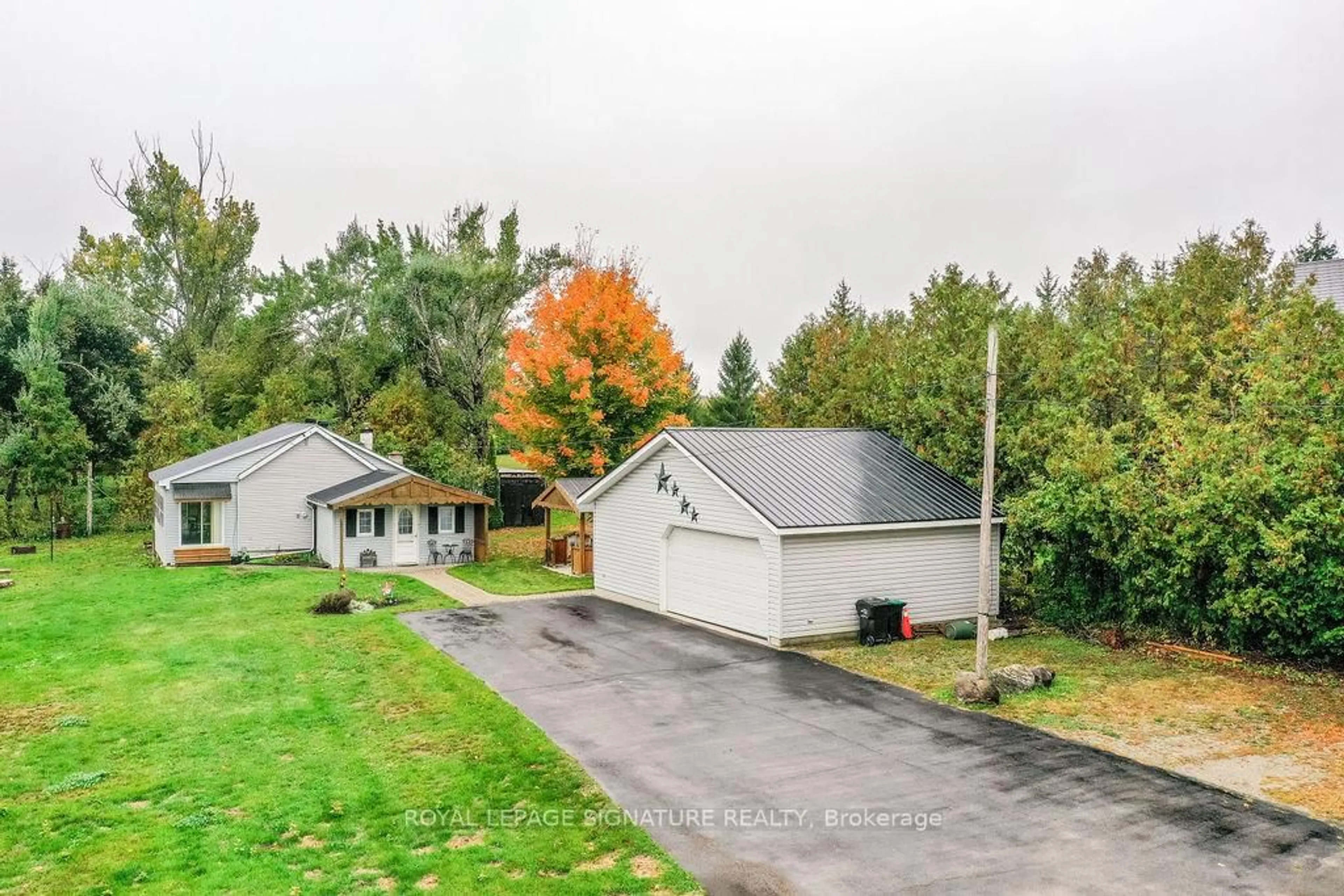 A pic from outside/outdoor area/front of a property/back of a property/a pic from drone, unknown for 4306 Wainman Line, Severn Ontario L3V 7C4