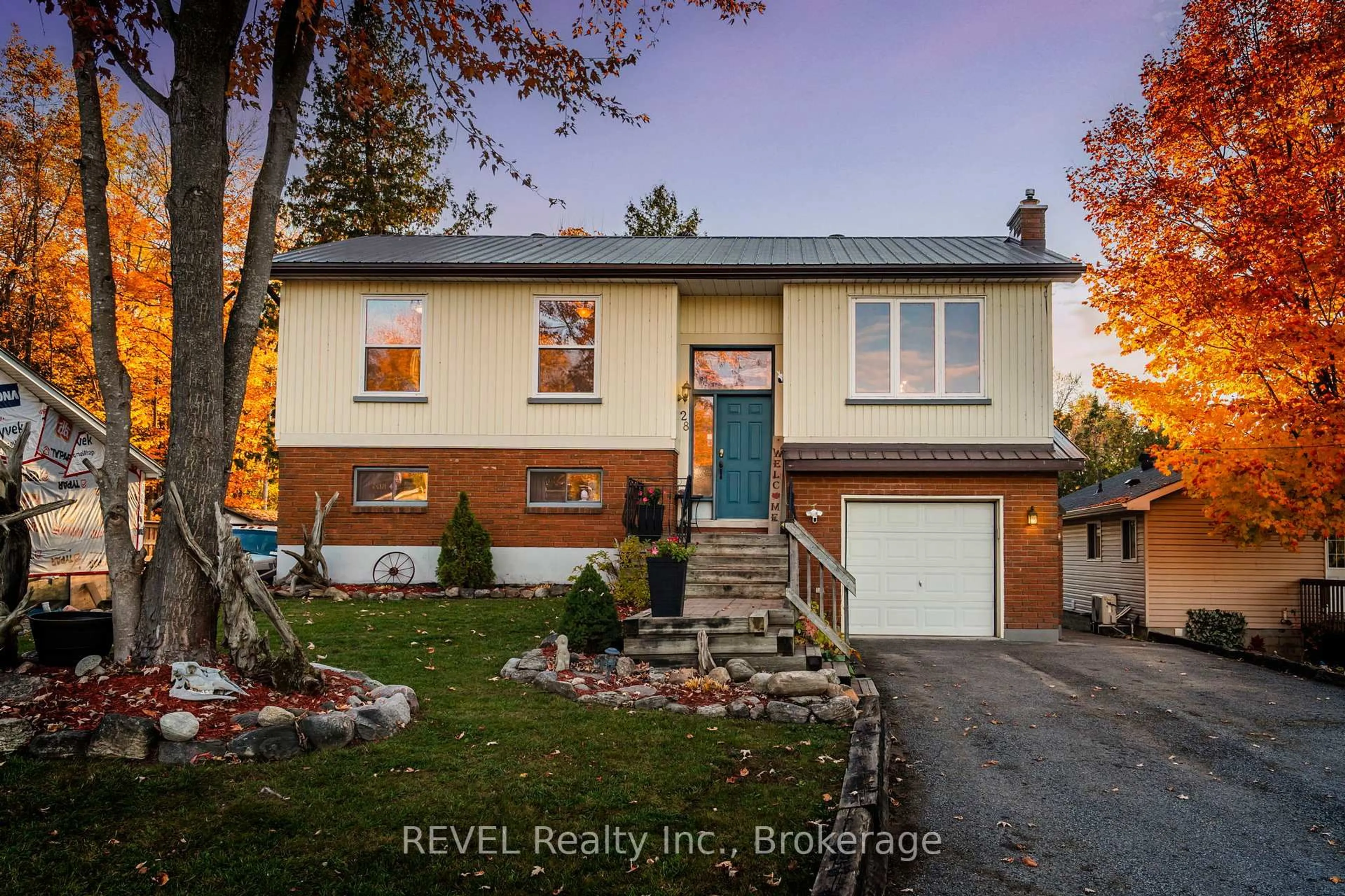 Home with brick exterior material, street for 28 Park St, Tay Ontario L0K 2A0