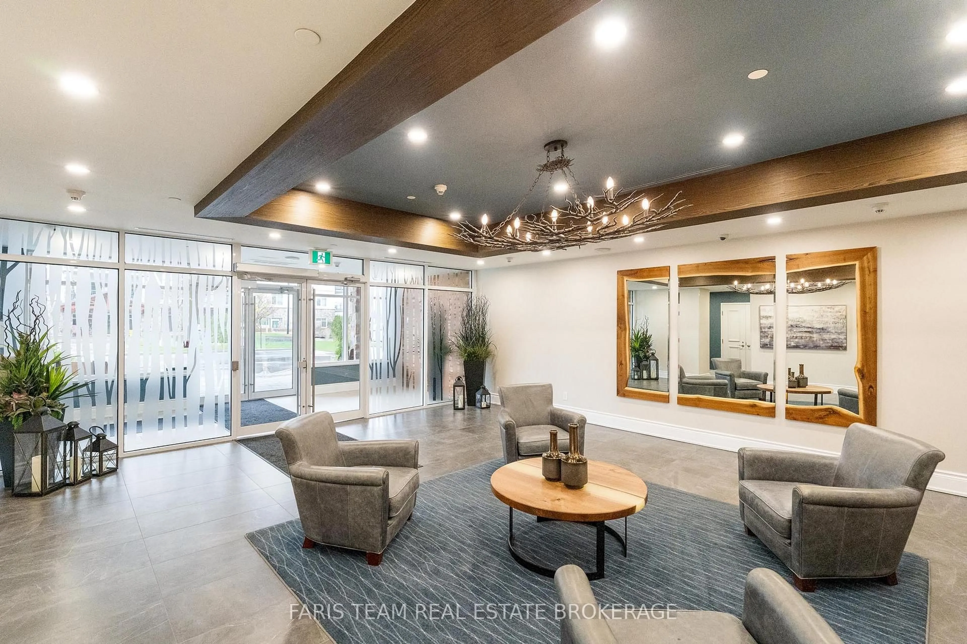 Indoor foyer for 90 Orchard Point Rd #703, Orillia Ontario L3V 8K4