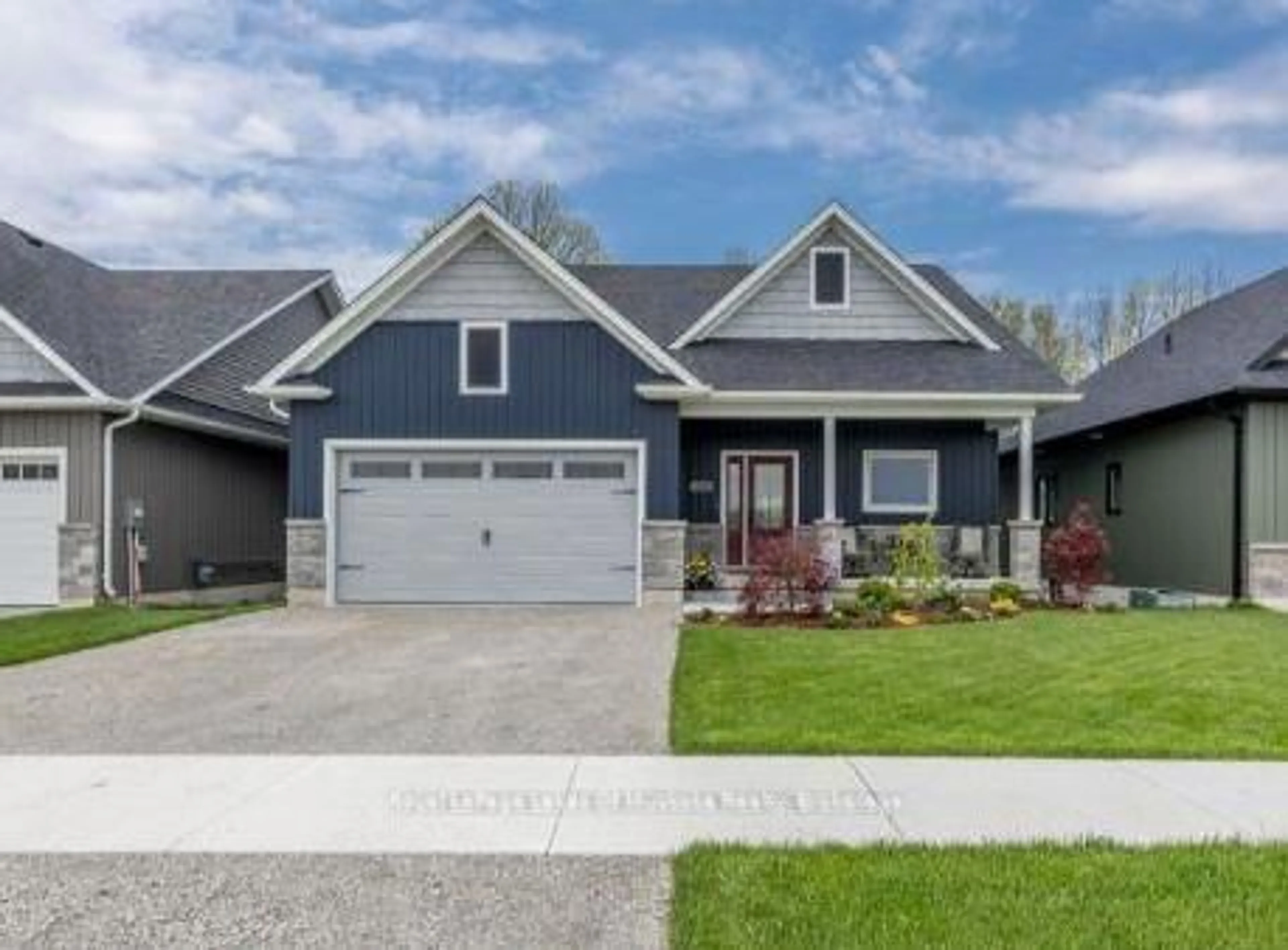 Home with vinyl exterior material, street for 116 Brandon Ave, Severn Ontario L0K 1E0