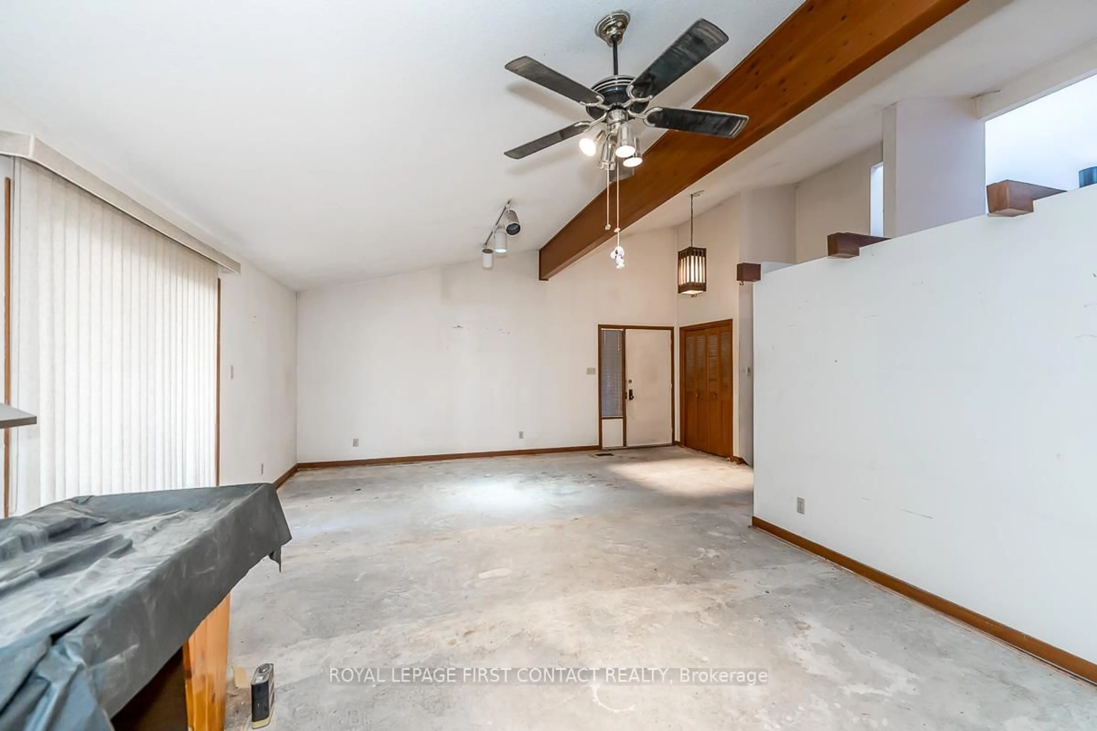 A pic of a room for 11707 27 County Rd, Springwater Ontario L0L 1X0