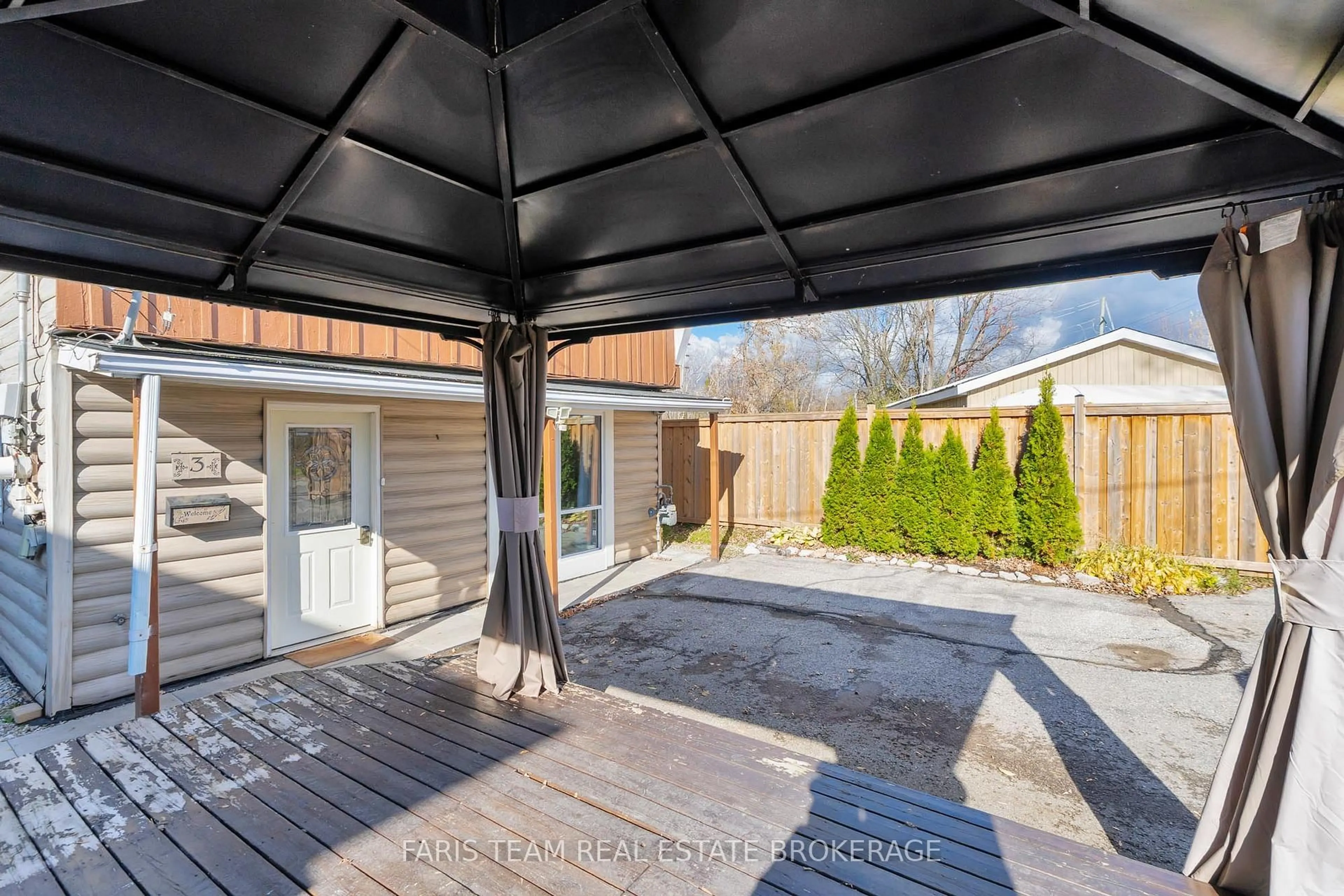 Patio, street for 3 Courtland St, Orillia Ontario L3V 1A4