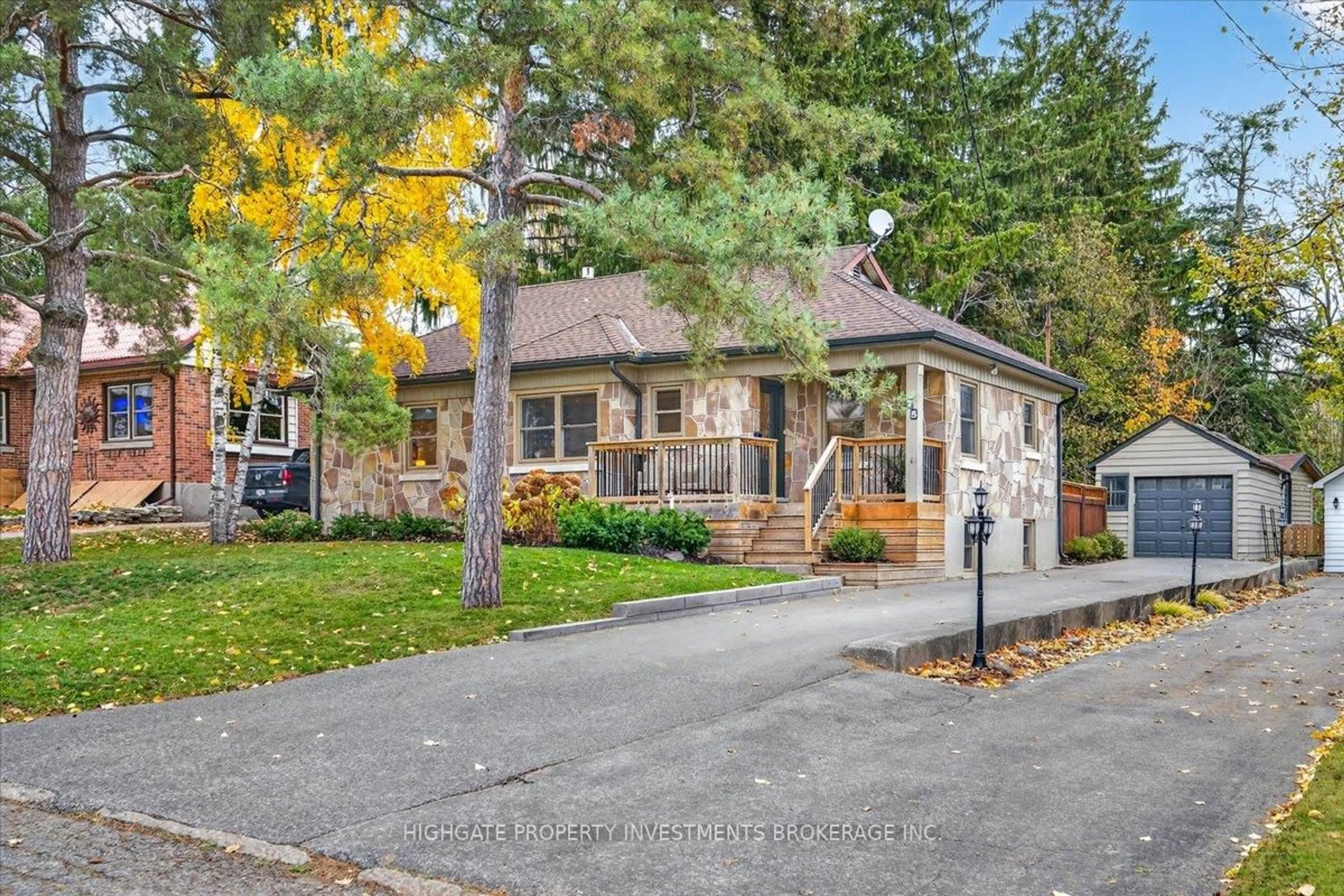 Home with brick exterior material, street for 75 Dundonald St, Barrie Ontario L4M 3T2