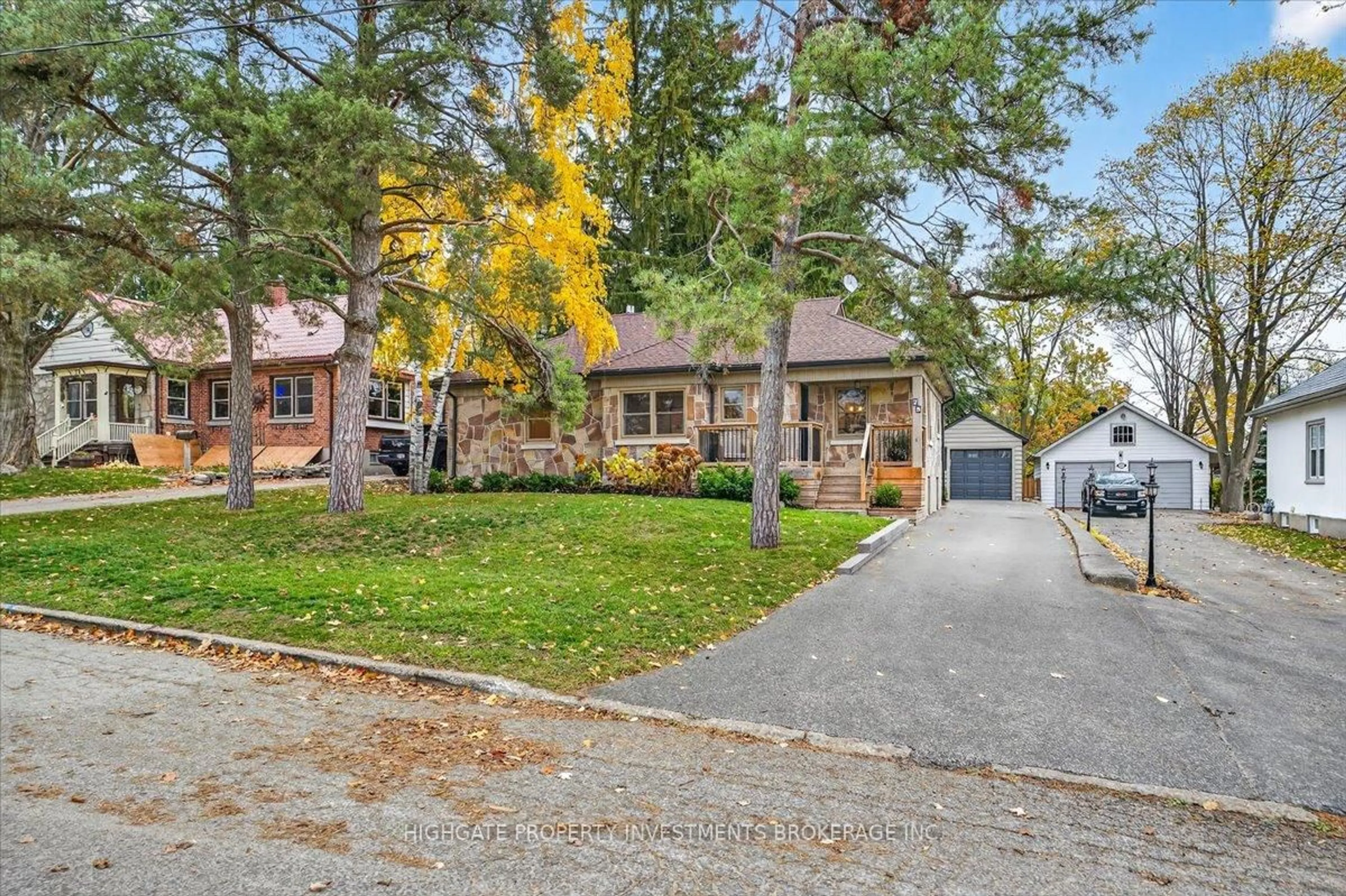 Home with brick exterior material, street for 75 Dundonald St, Barrie Ontario L4M 3T2