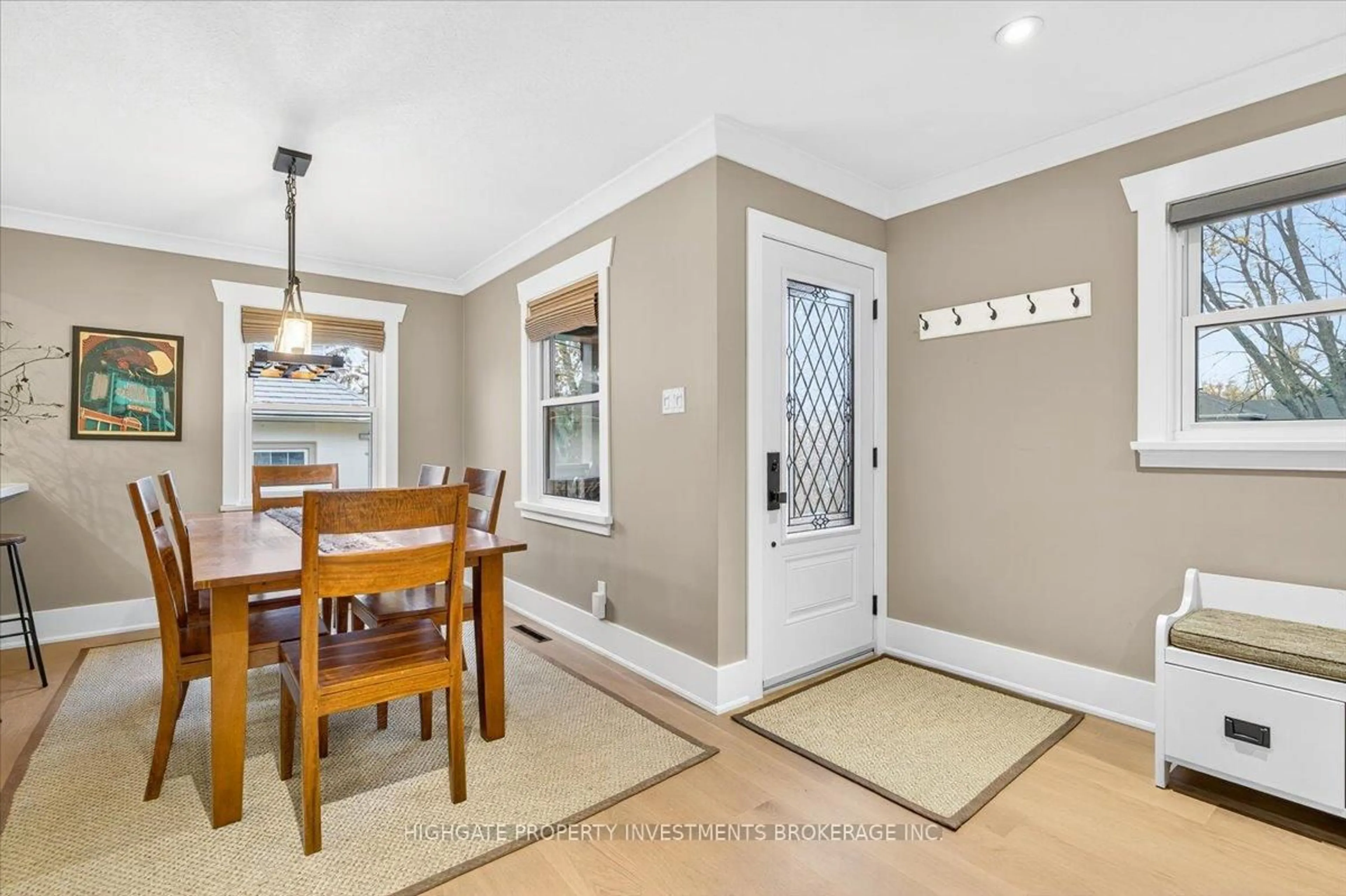 Dining room, ceramic/tile floor for 75 Dundonald St, Barrie Ontario L4M 3T2