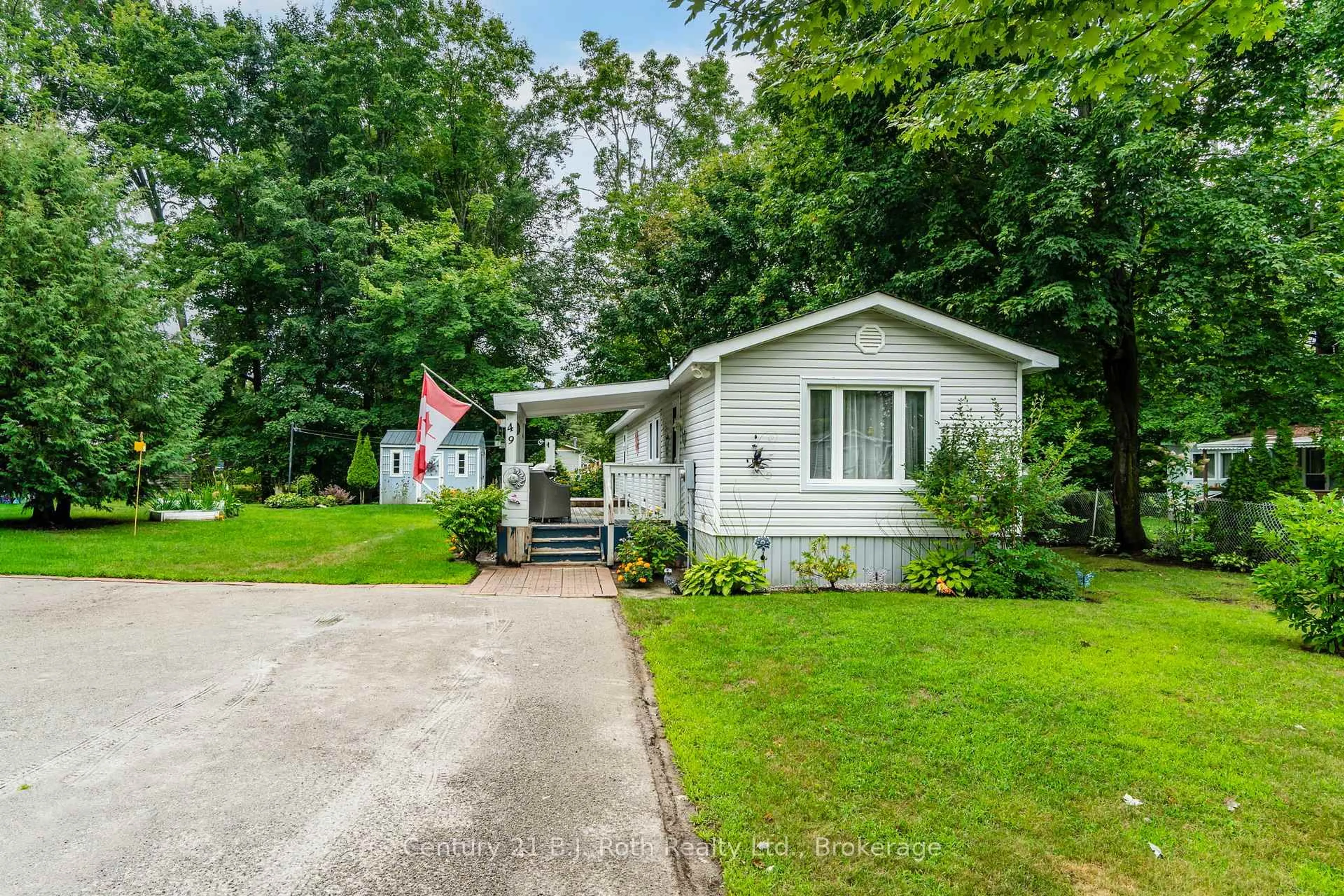 Home with vinyl exterior material, street for 5263 Elliott Sdrd #49, Tay Ontario L4R 4K3