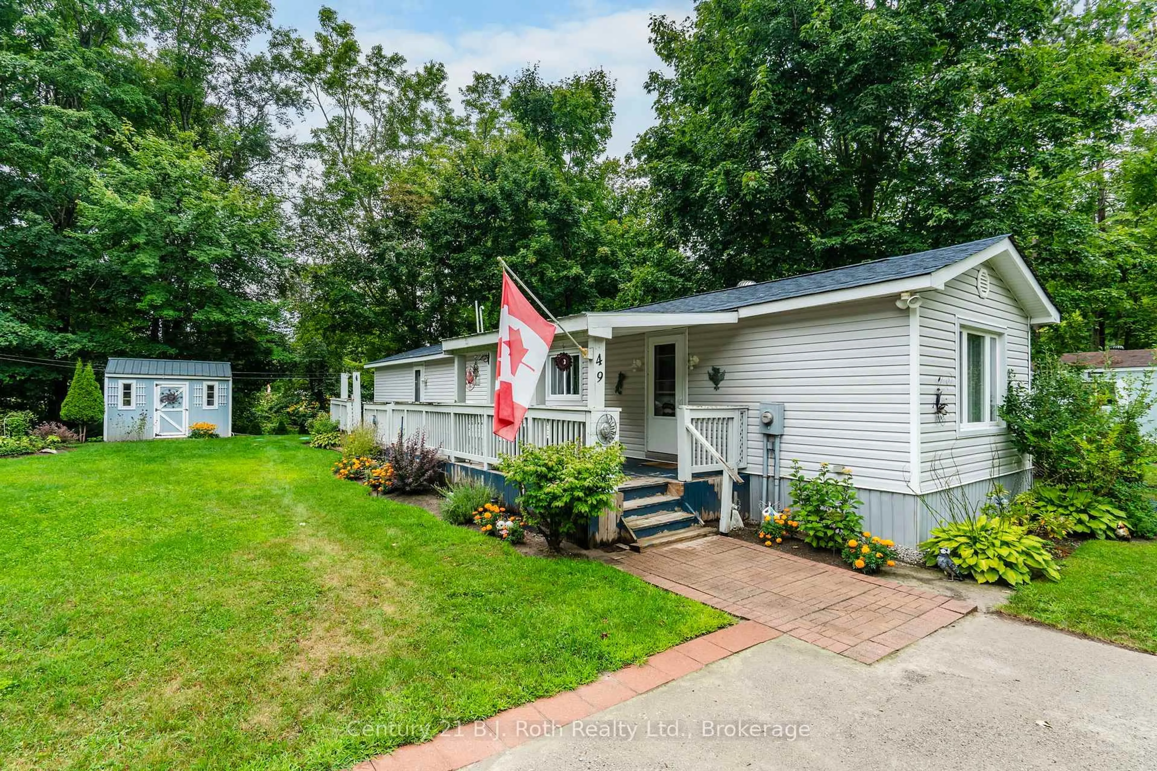 Home with vinyl exterior material, street for 5263 Elliott Sdrd #49, Tay Ontario L4R 4K3