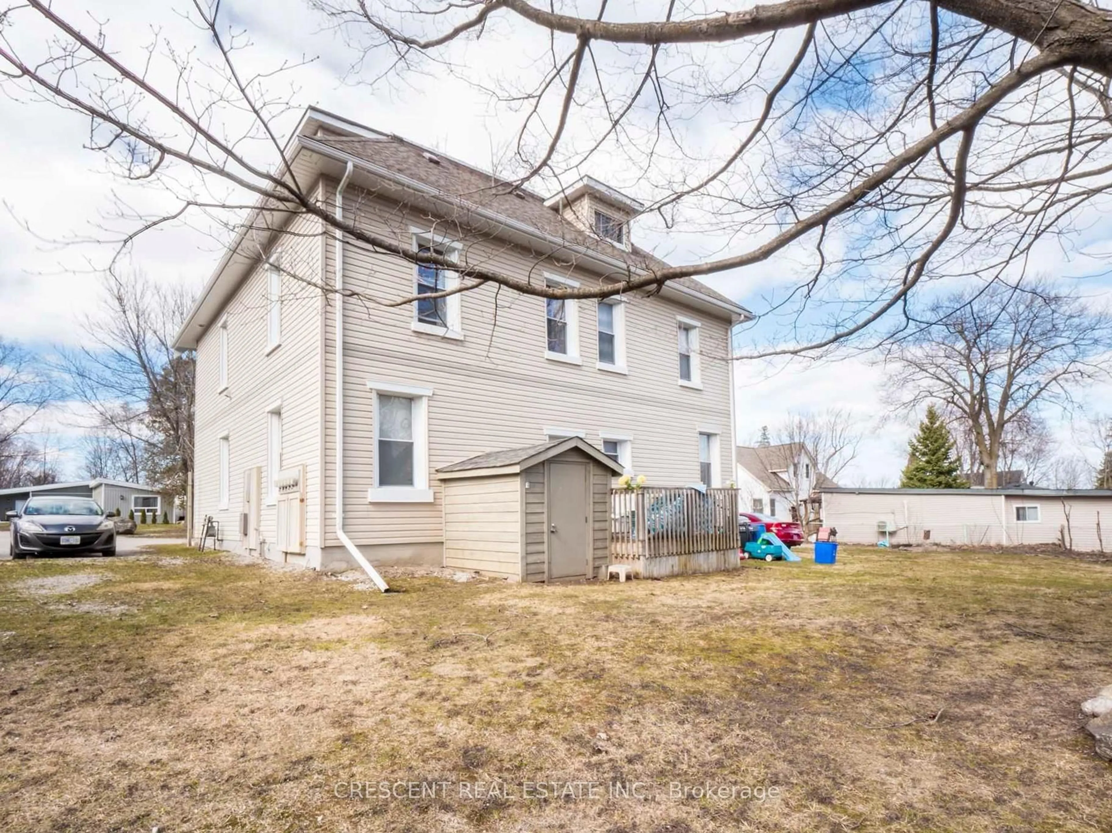 A pic from outside/outdoor area/front of a property/back of a property/a pic from drone, building for 265 Barrie Rd, Orillia Ontario L3V 2R4