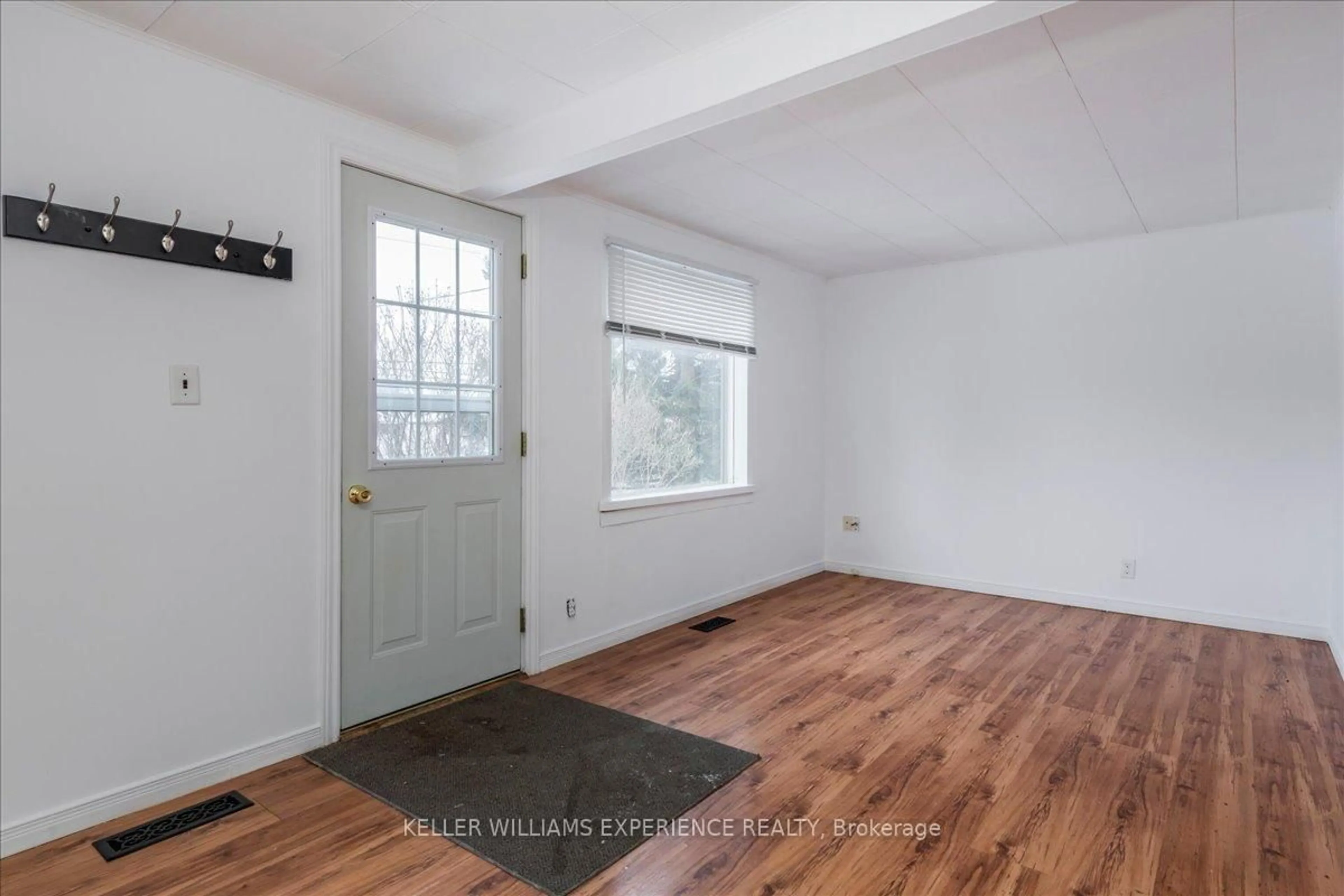 Unknown for 116 Huronia Rd, Barrie Ontario L4N 4E9