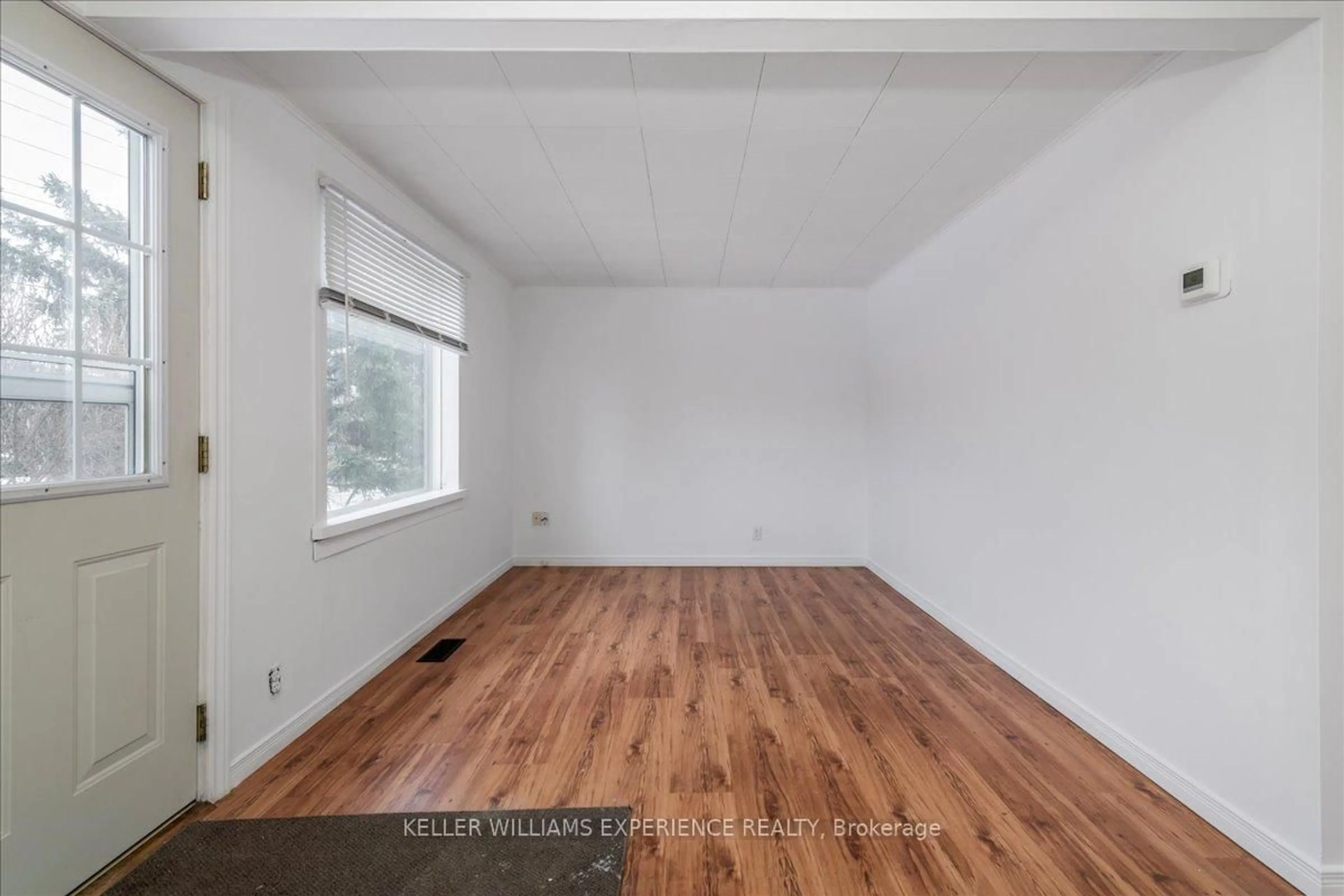 A pic of a room for 116 Huronia Rd, Barrie Ontario L4N 4E9