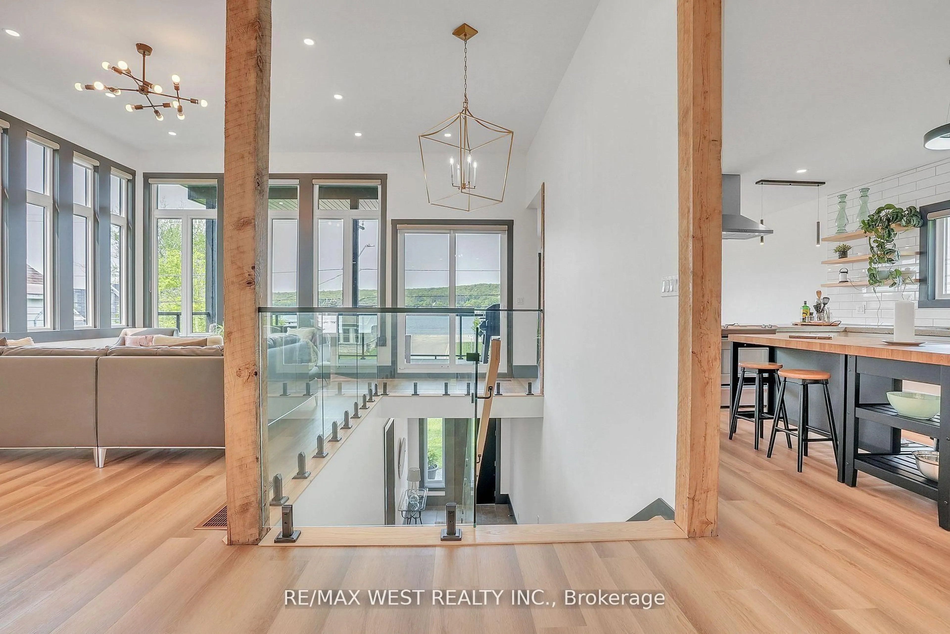 Unknown for 171 Fox St, Penetanguishene Ontario L9M 1E7