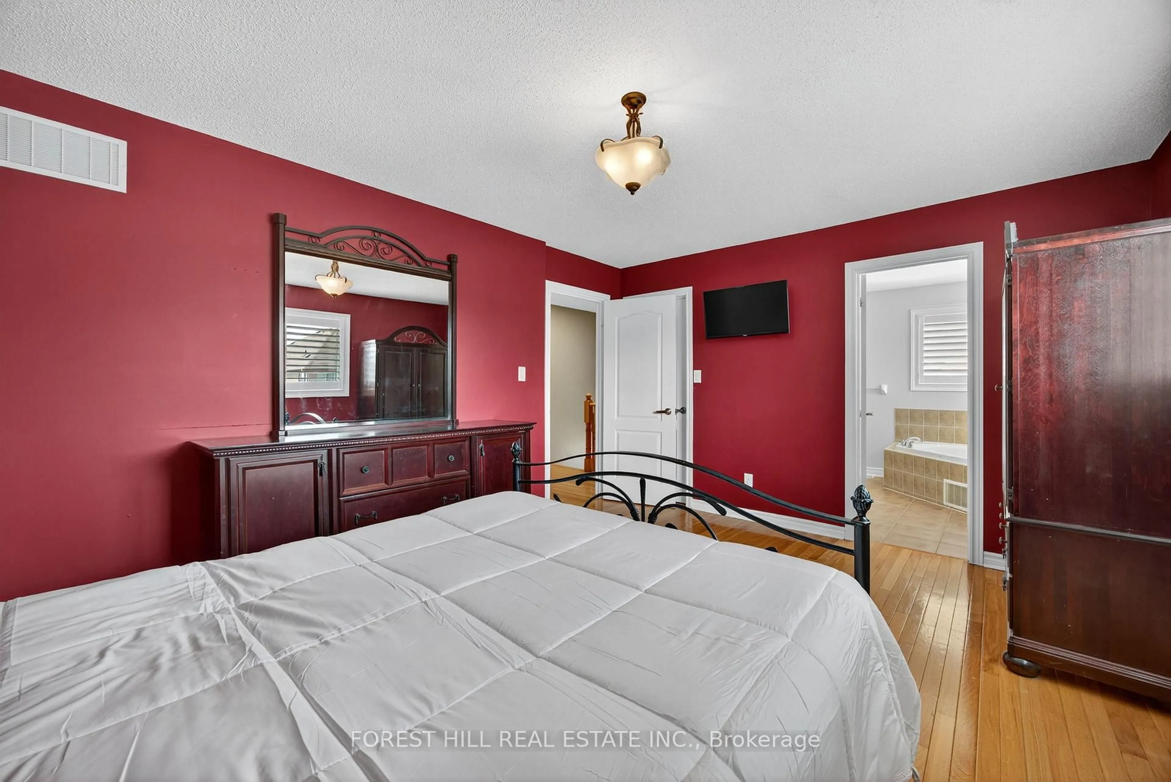 Bedroom with bed, unknown for 31 Connaught Lane, Barrie Ontario L4M 0A6