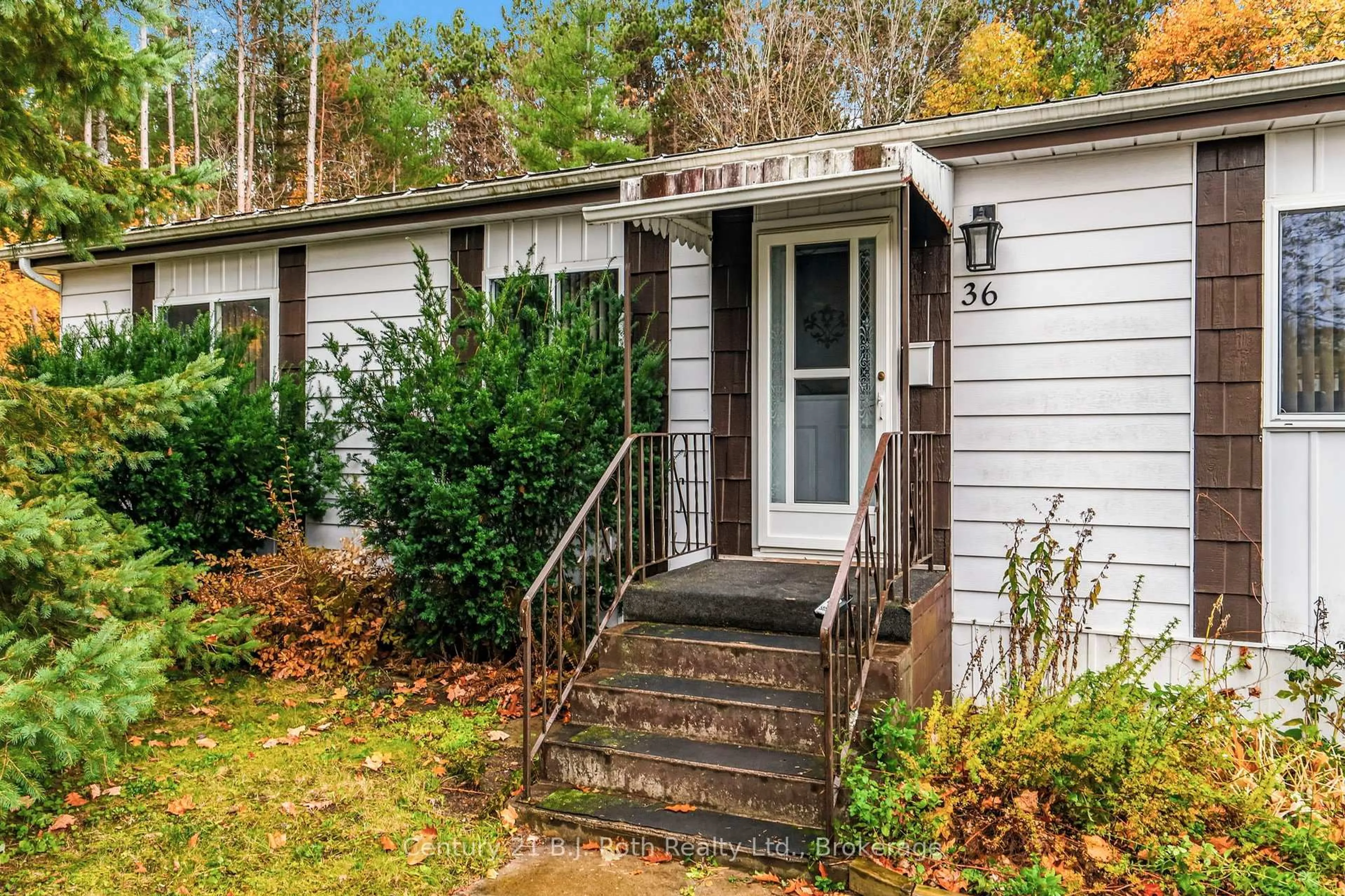 Home with vinyl exterior material, street for 5263 Elliott Sdrd #36, Tay Ontario L4R 4K3