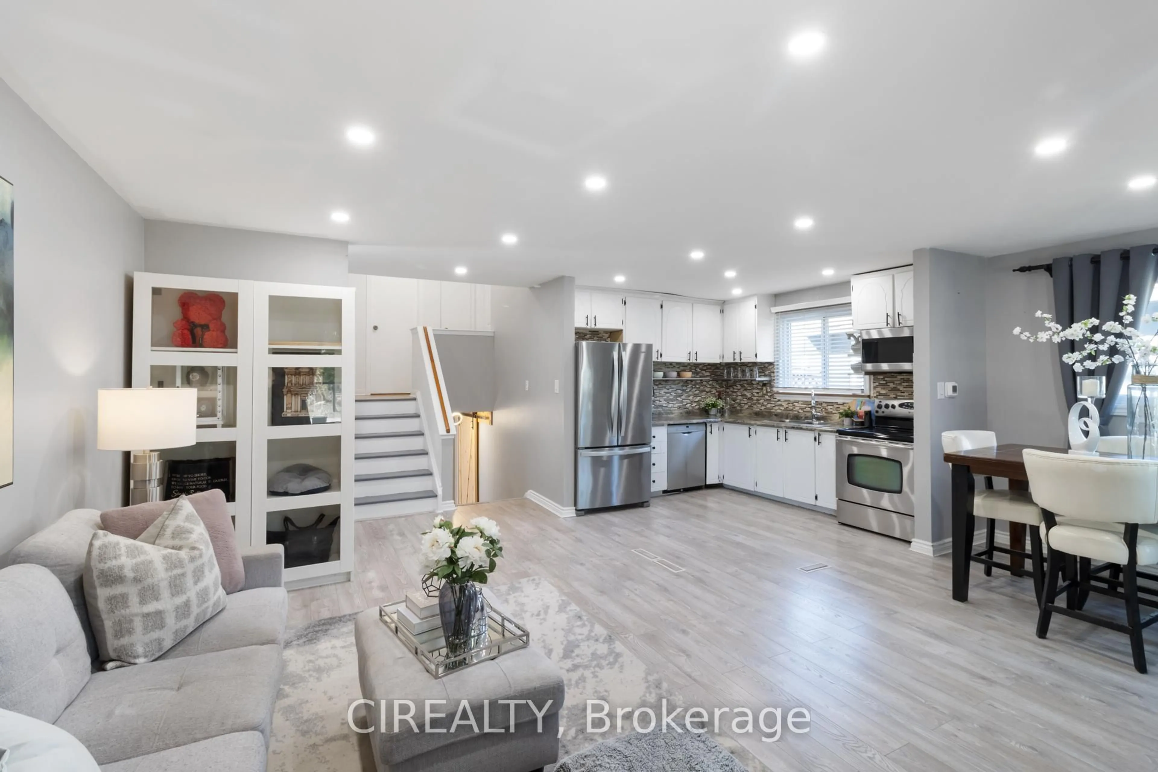 Open concept kitchen, unknown for 53 Christie Cres, Barrie Ontario L4N 4V2