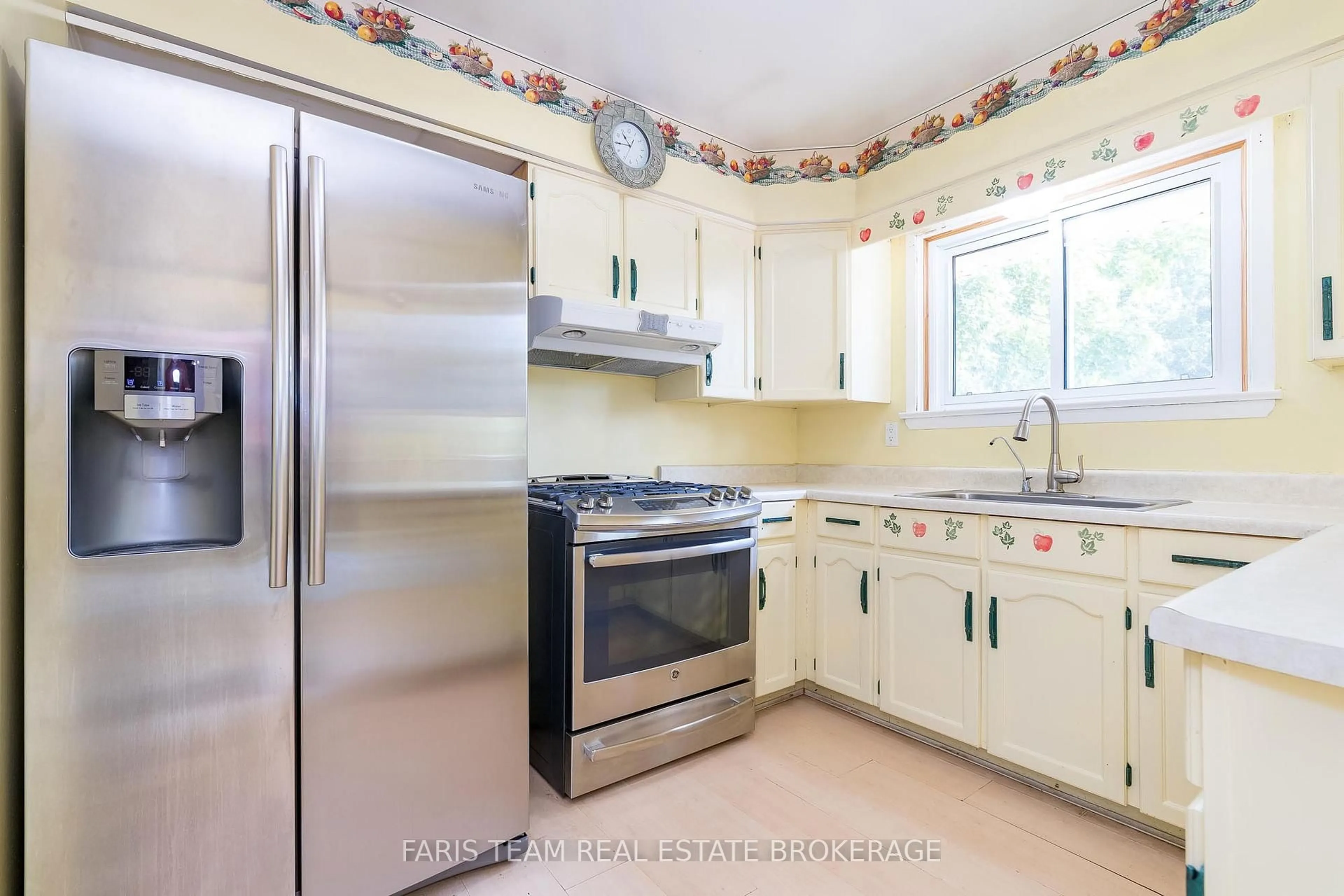 Standard kitchen, ceramic/tile floor for 2597 George Johnston Rd, Springwater Ontario L9X 1C7