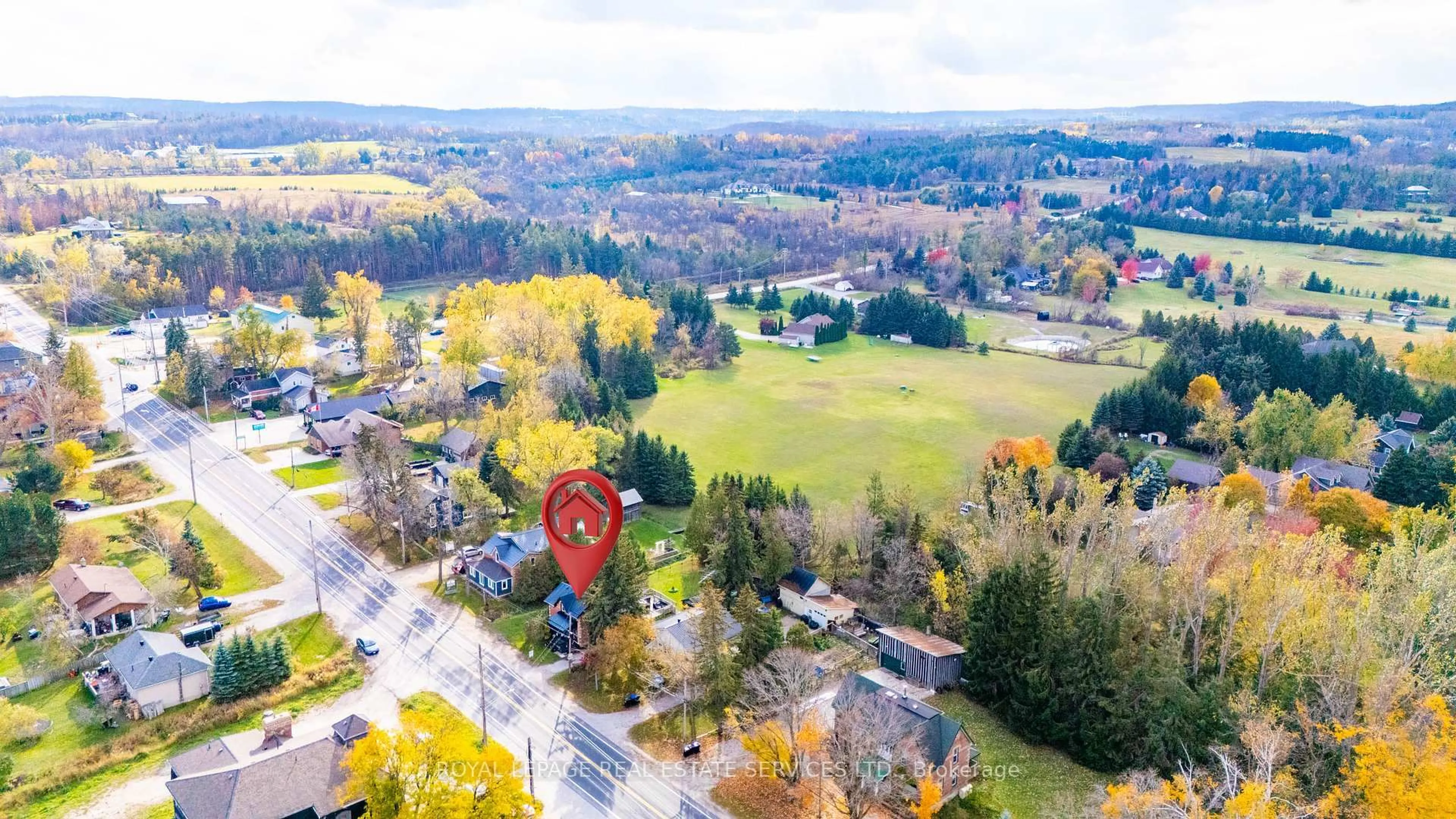 A pic from outside/outdoor area/front of a property/back of a property/a pic from drone, mountain view for 2834 County Road 124, Clearview Ontario L0M 1H0