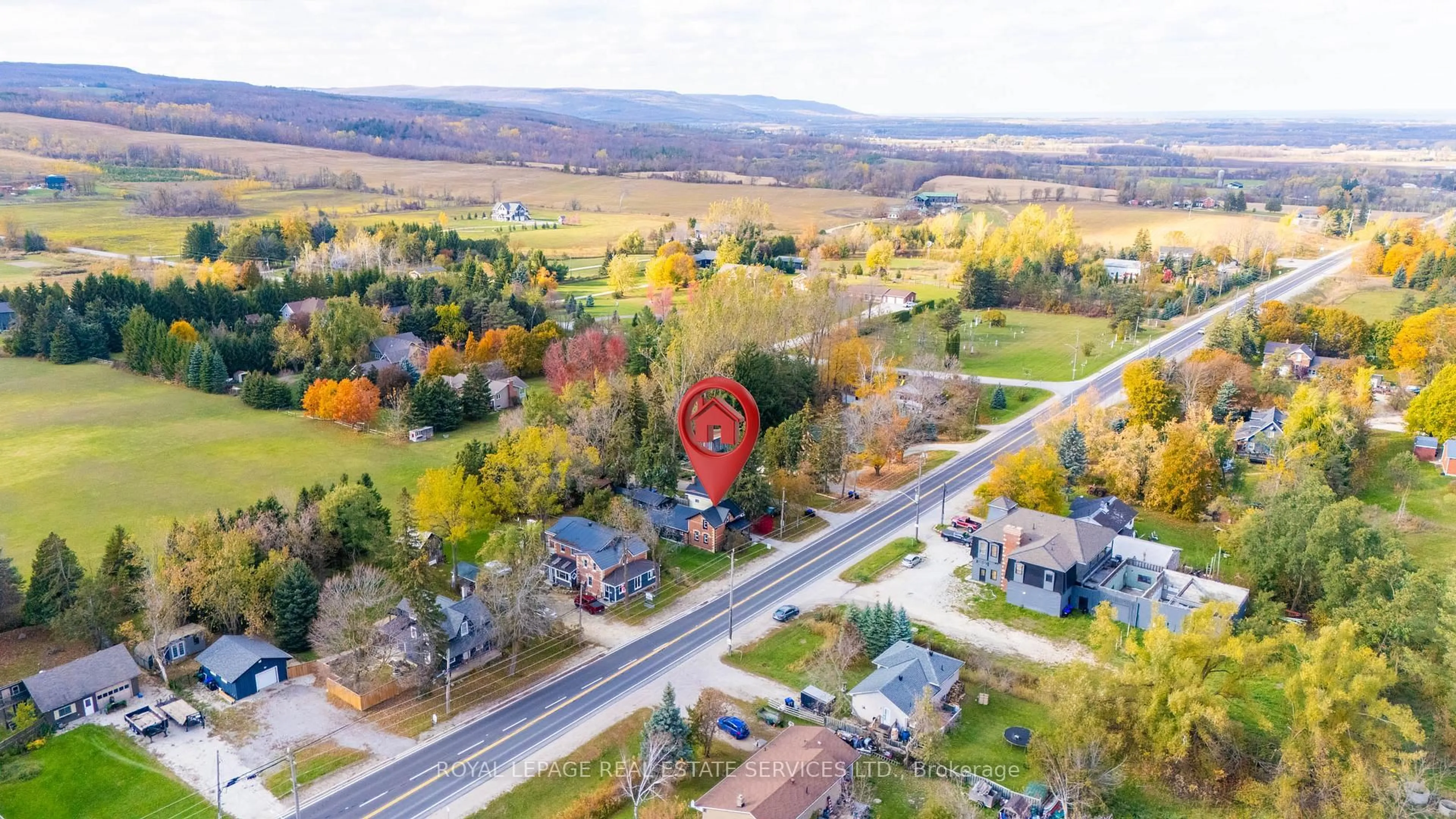 A pic from outside/outdoor area/front of a property/back of a property/a pic from drone, street for 2834 County Road 124, Clearview Ontario L0M 1H0
