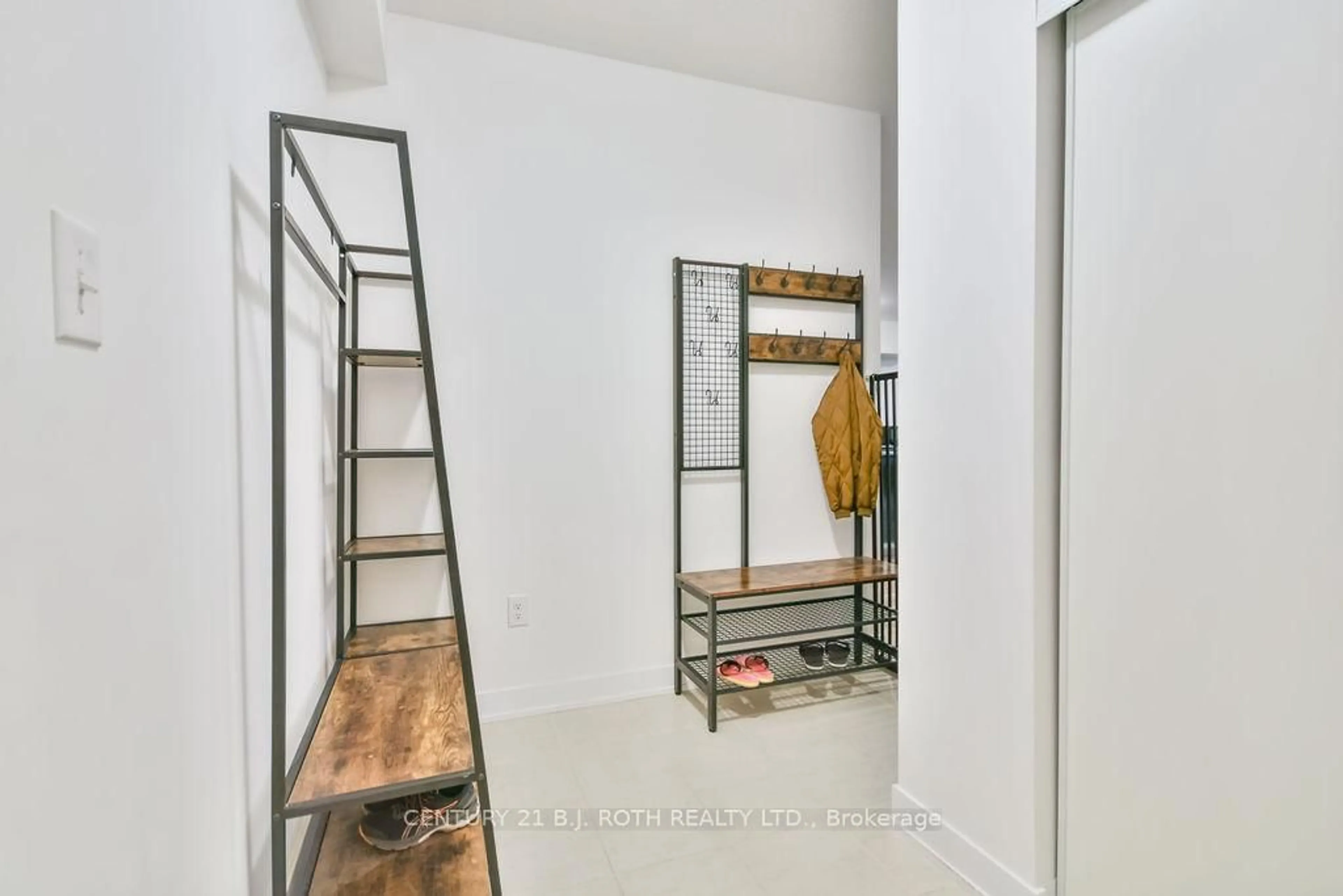 Indoor entryway for 8 Culinary Lane #502, Barrie Ontario L9J 0T2