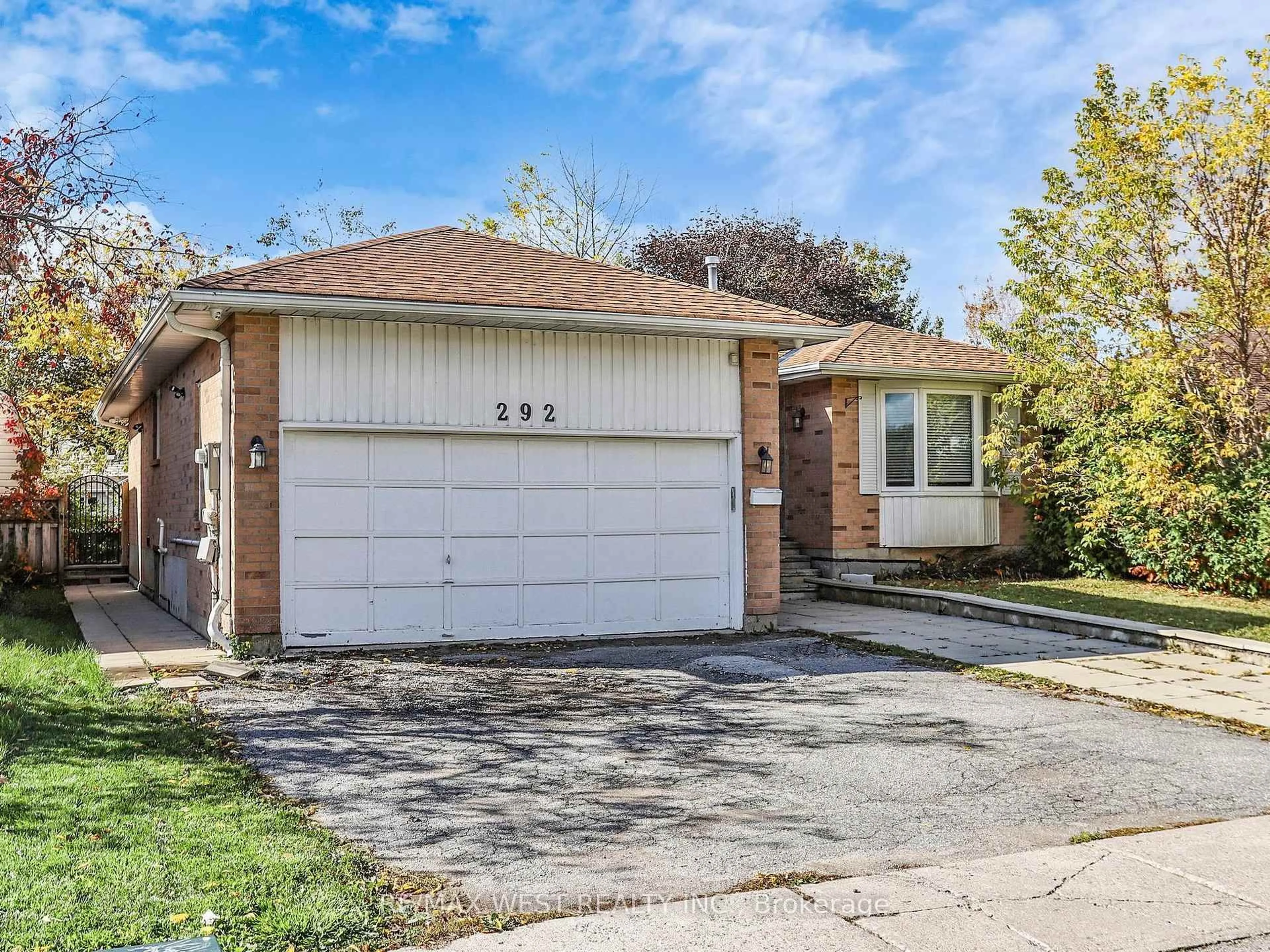 Home with brick exterior material, street for 292 St Vincent St, Barrie Ontario L4M 4A1