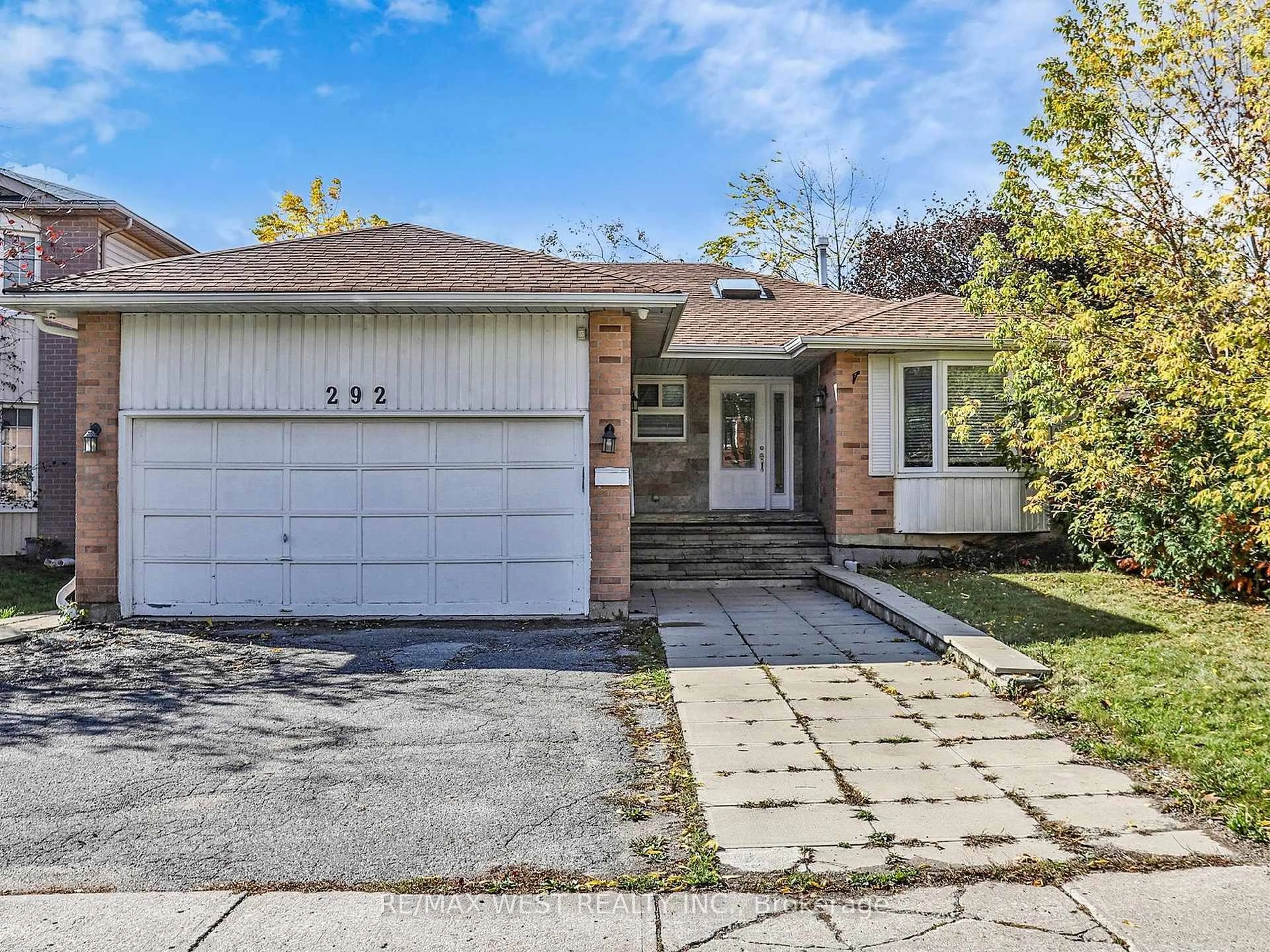 Home with brick exterior material, street for 292 St Vincent St, Barrie Ontario L4M 4A1