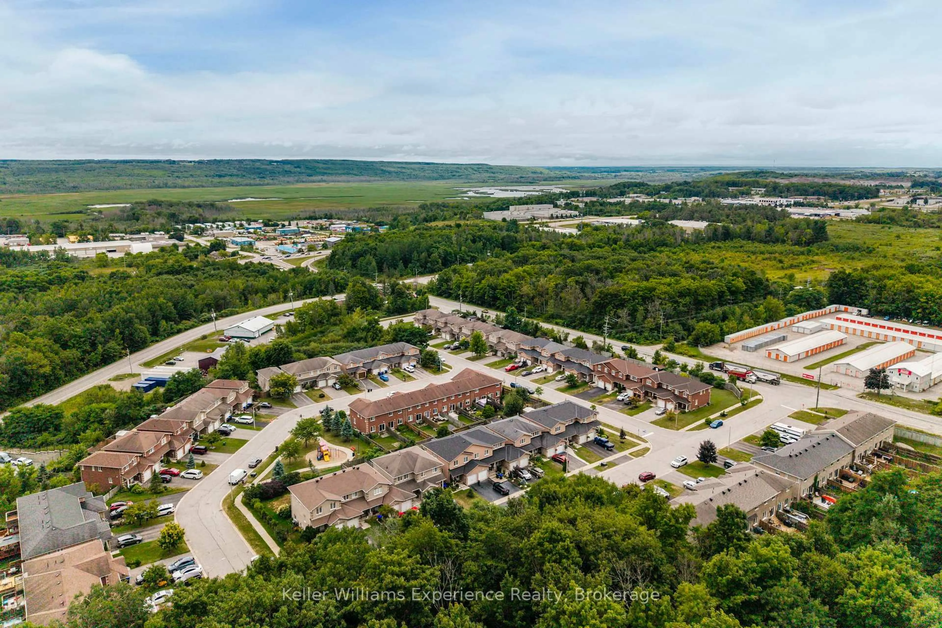 A pic from outside/outdoor area/front of a property/back of a property/a pic from drone, mountain view for 167 Southwinds Cres, Midland Ontario L4R 0A2