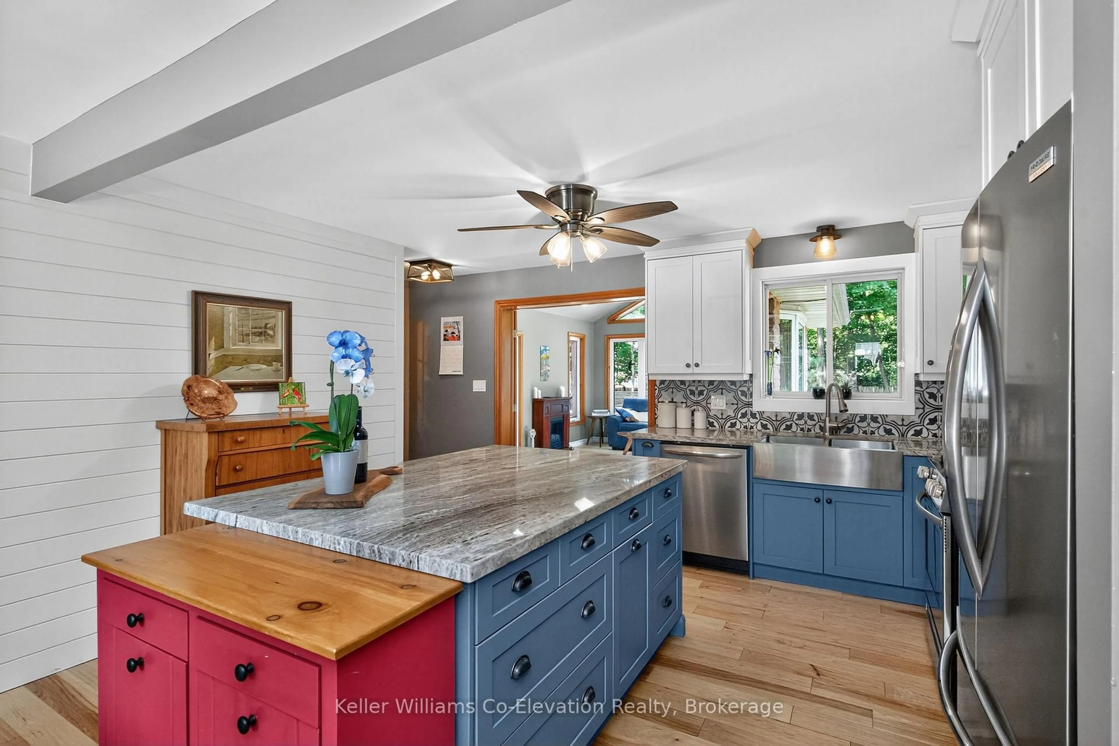 Open concept kitchen, ceramic/tile floor for 16 Mundy Ave, Tiny Ontario L9M 0B5