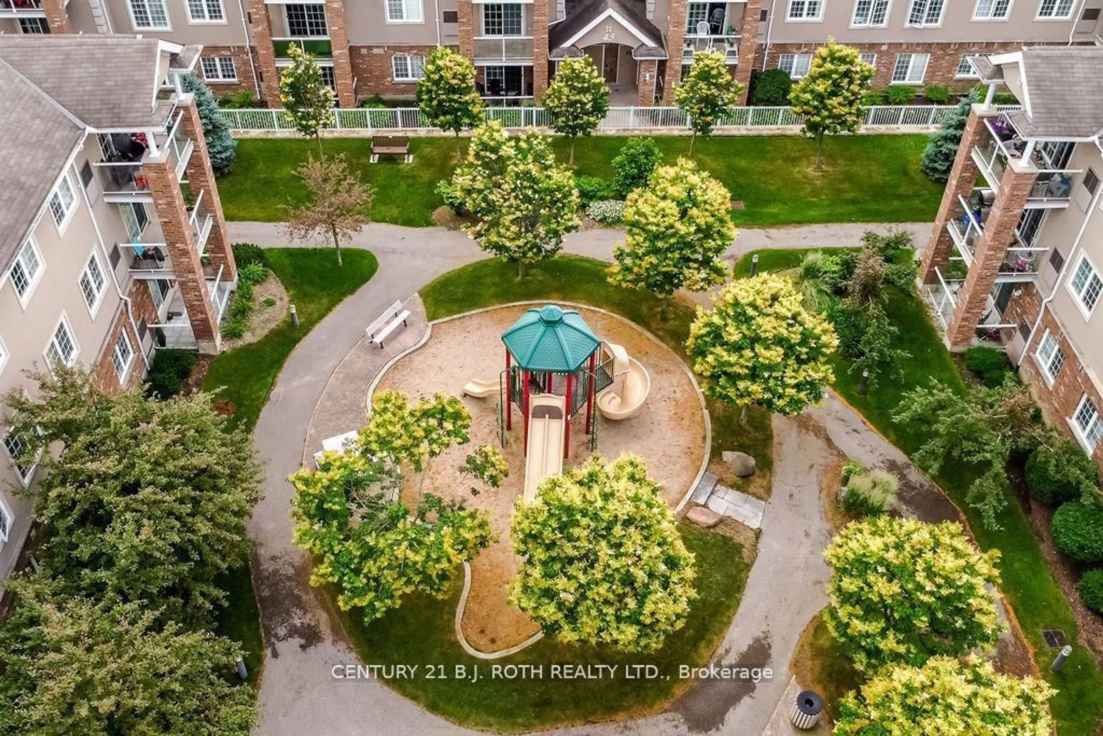 A pic from outside/outdoor area/front of a property/back of a property/a pic from drone, city buildings view from balcony for 43 Coulter St #15, Barrie Ontario L4N 6L9
