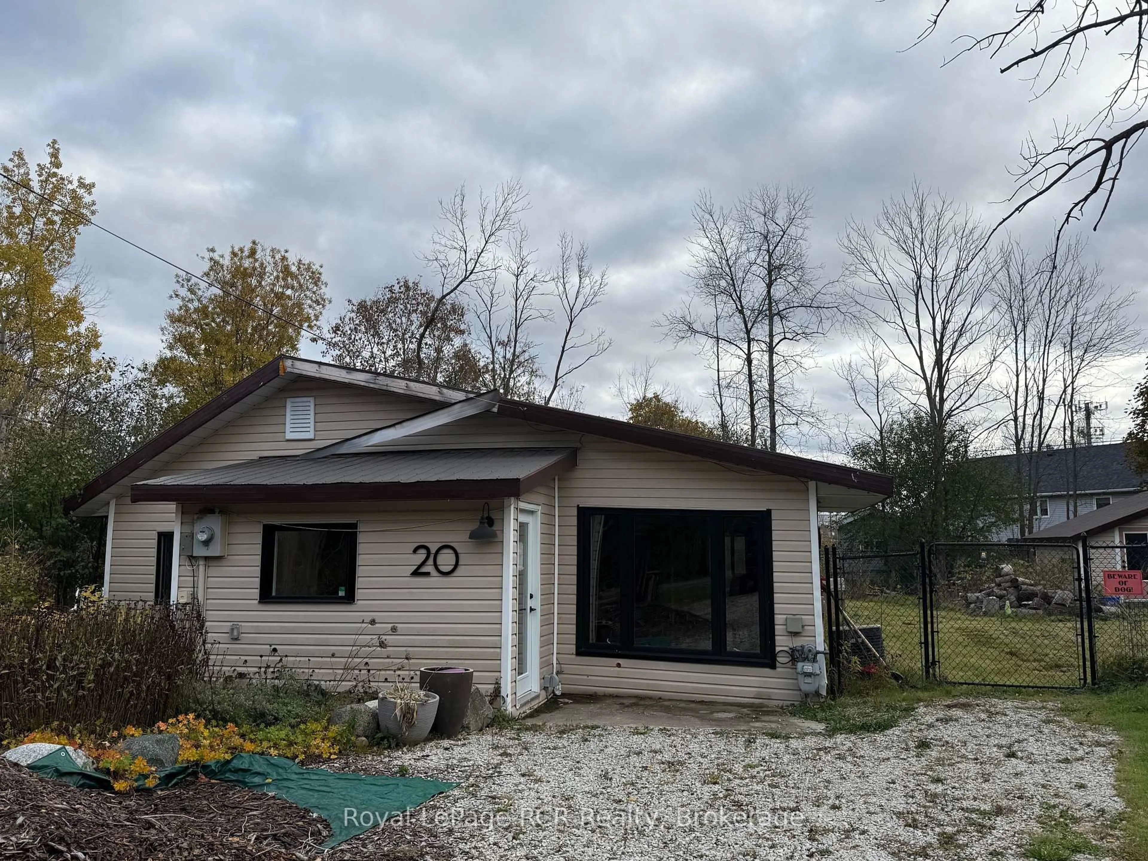 Unknown for 20 Sandell St, Collingwood Ontario L9Y 3Z1