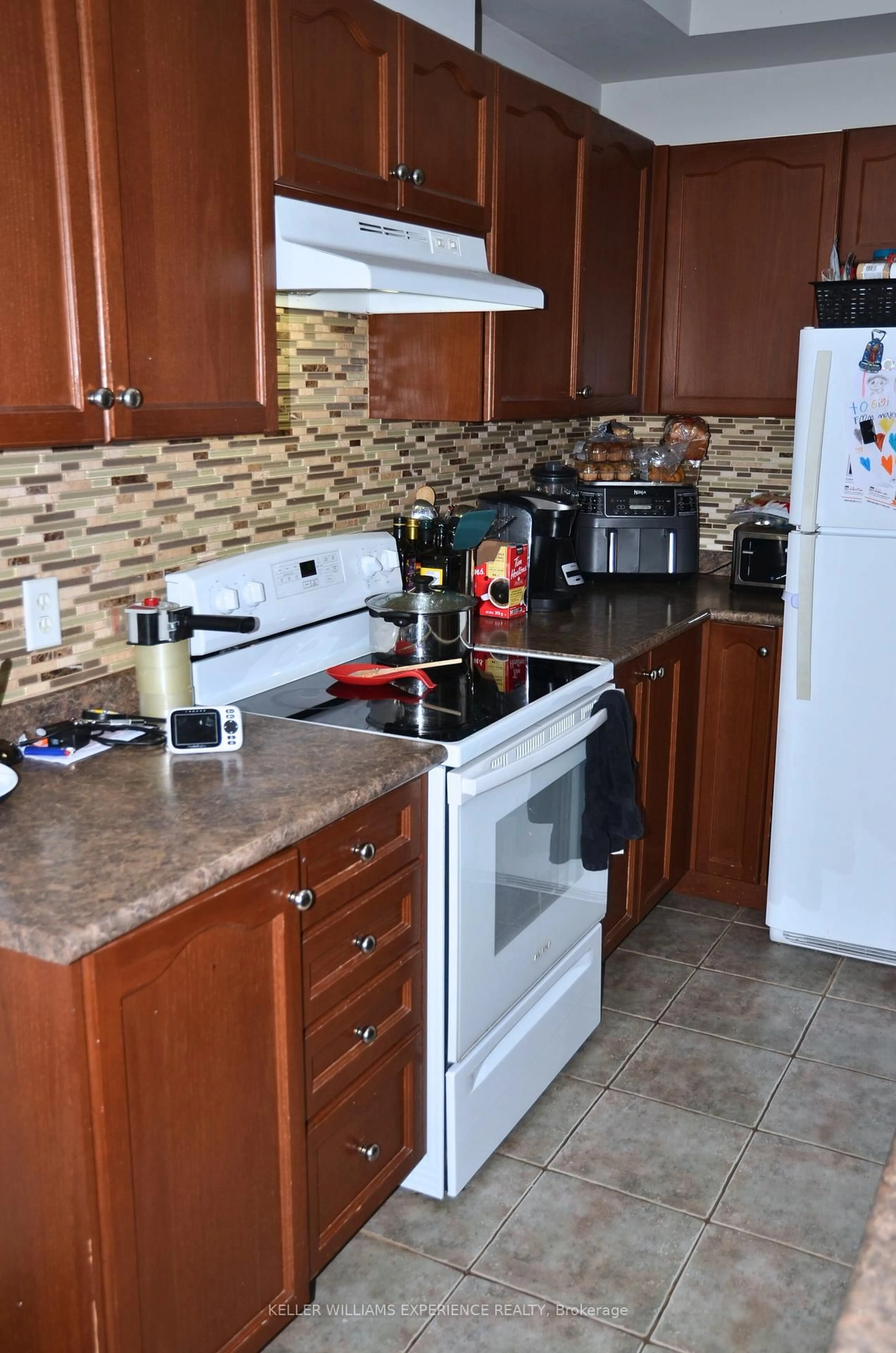 Standard kitchen, ceramic/tile floor for 94 STANLEY St, Barrie Ontario L4M 6V5